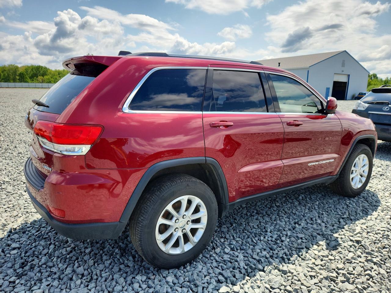 2015 Jeep Grand Cherokee Laredo Red vin: 1C4RJFAG3FC228343