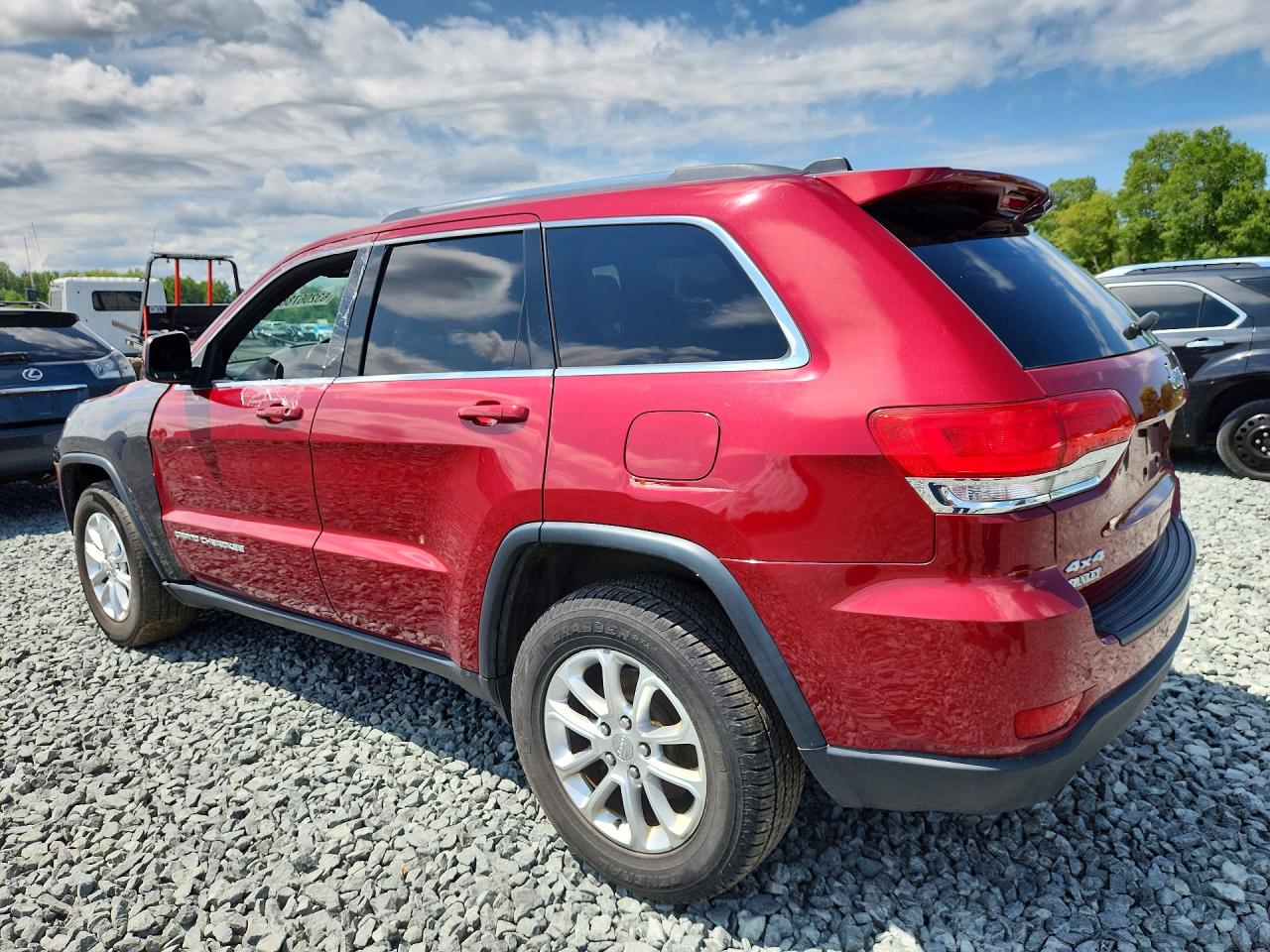 2015 Jeep Grand Cherokee Laredo Red vin: 1C4RJFAG3FC228343