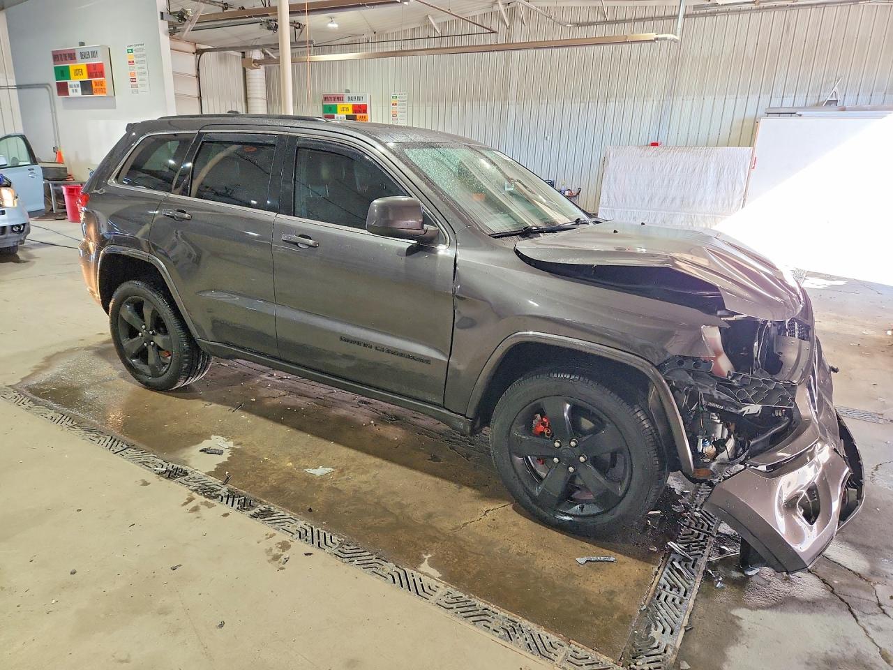 2015 Jeep Grand Cherokee Laredo Gray vin: 1C4RJFAG3FC660480