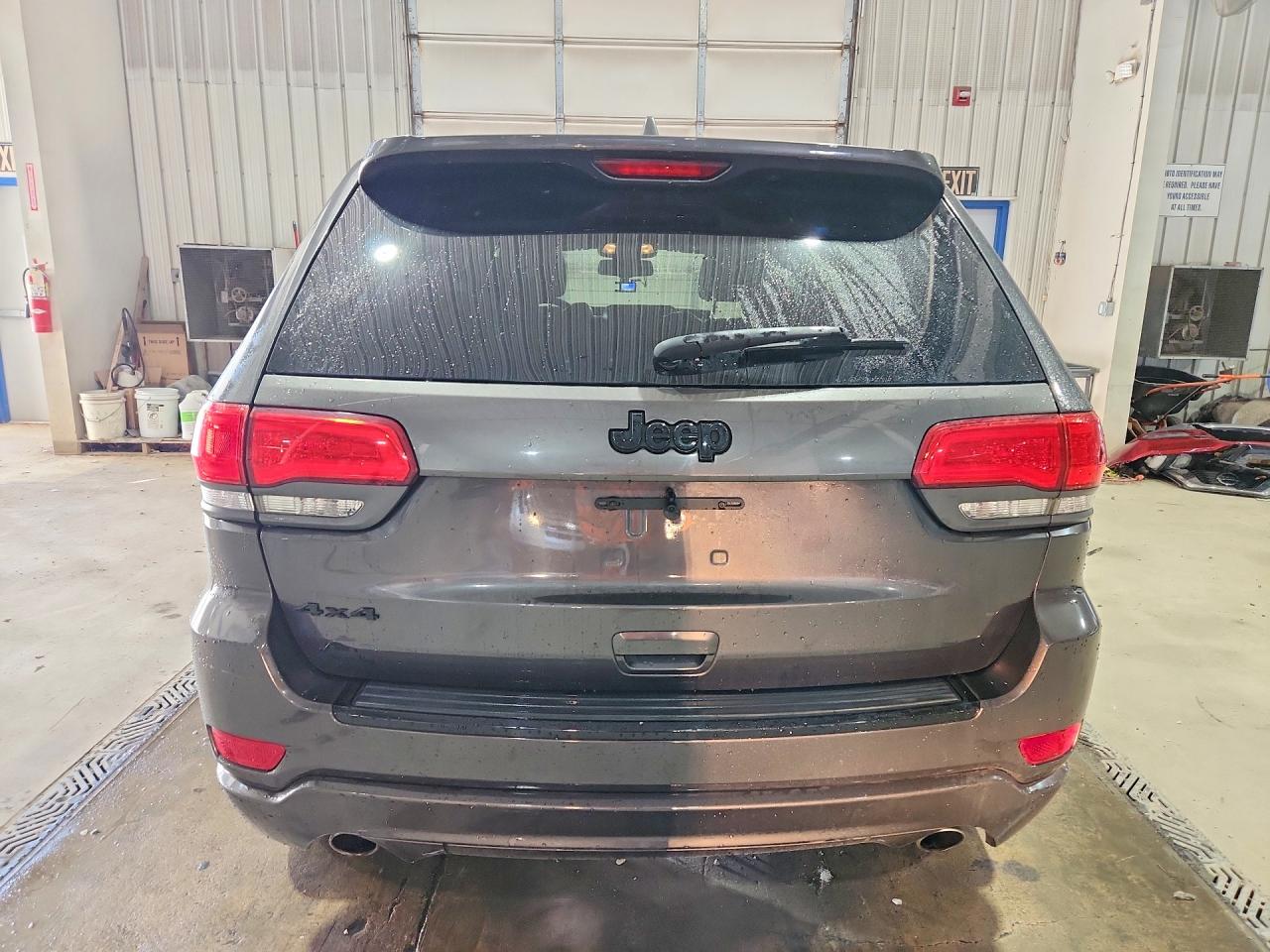 2015 Jeep Grand Cherokee Laredo Gray vin: 1C4RJFAG3FC660480