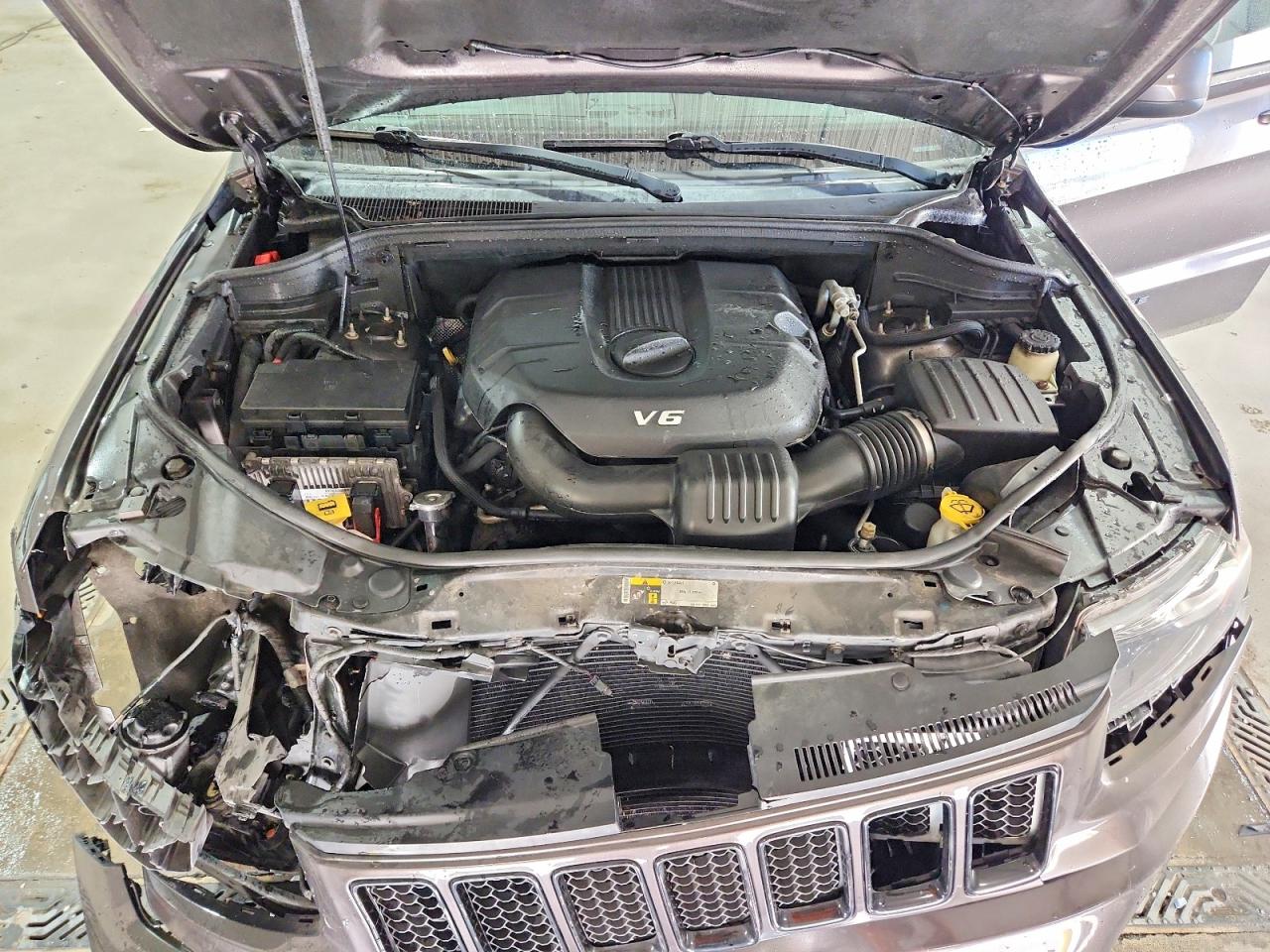 2015 Jeep Grand Cherokee Laredo Gray vin: 1C4RJFAG3FC660480