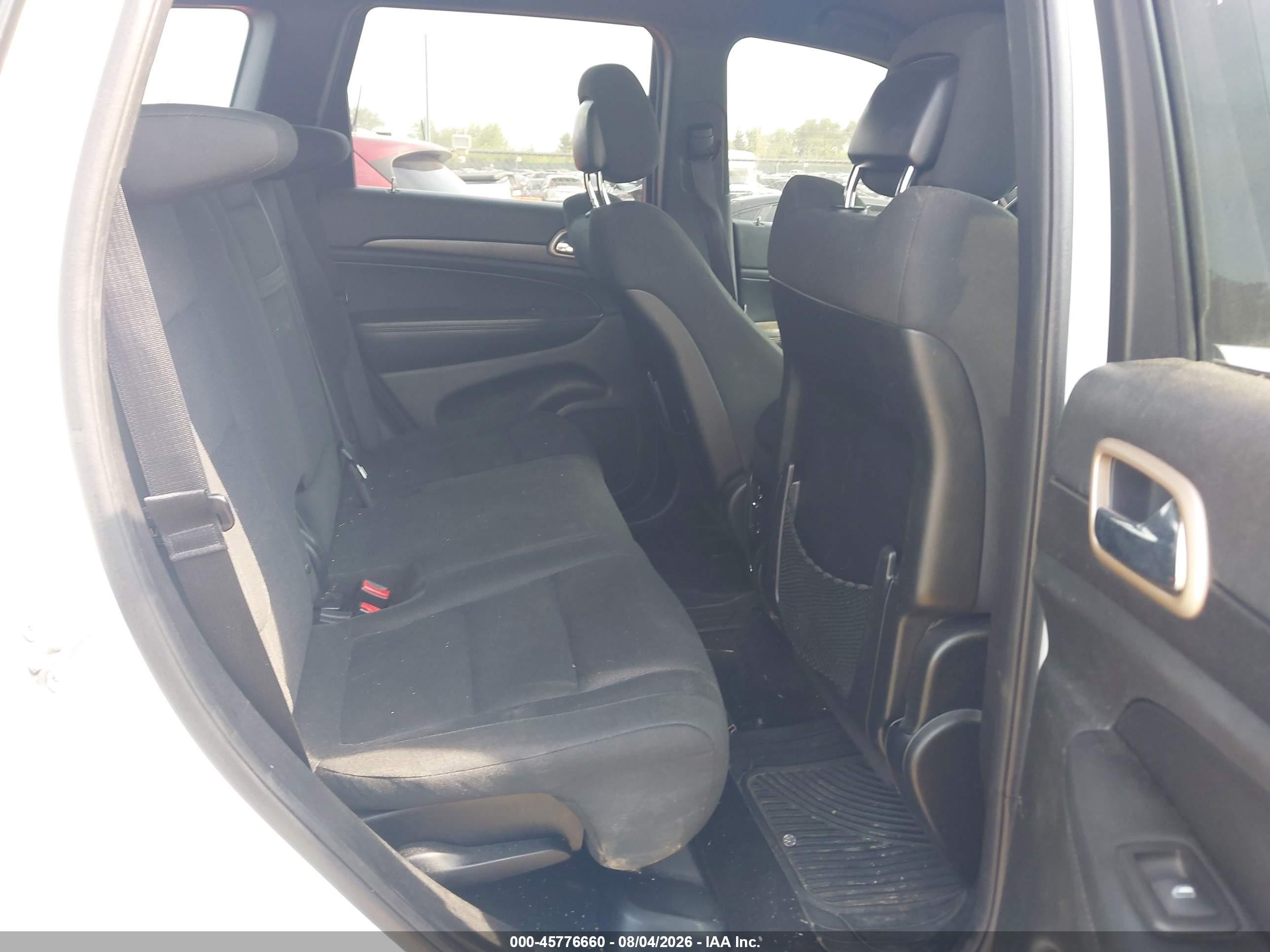 2015 Jeep Grand Cherokee Laredo White vin: 1C4RJFAG3FC704218