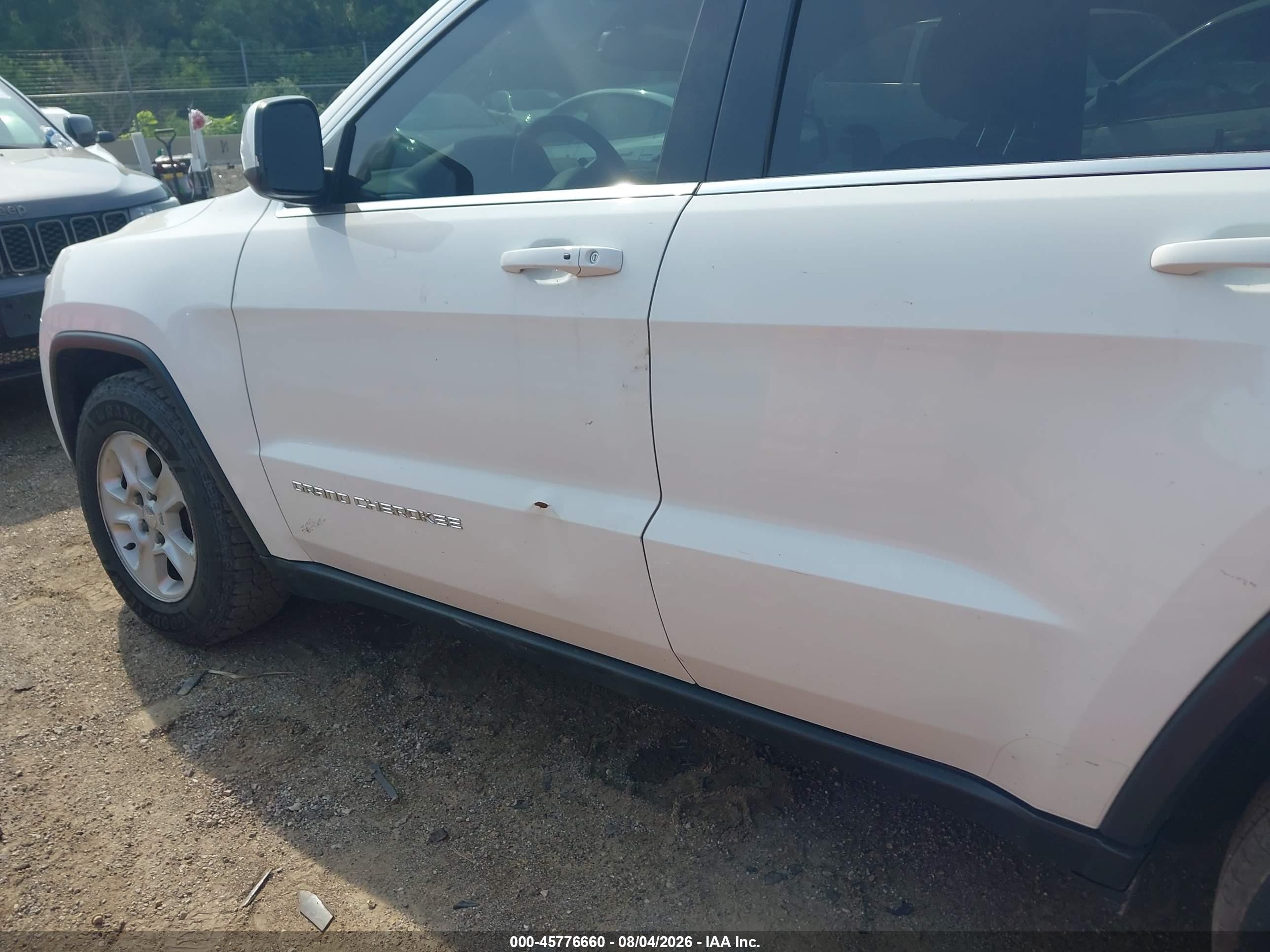 2015 Jeep Grand Cherokee Laredo White vin: 1C4RJFAG3FC704218