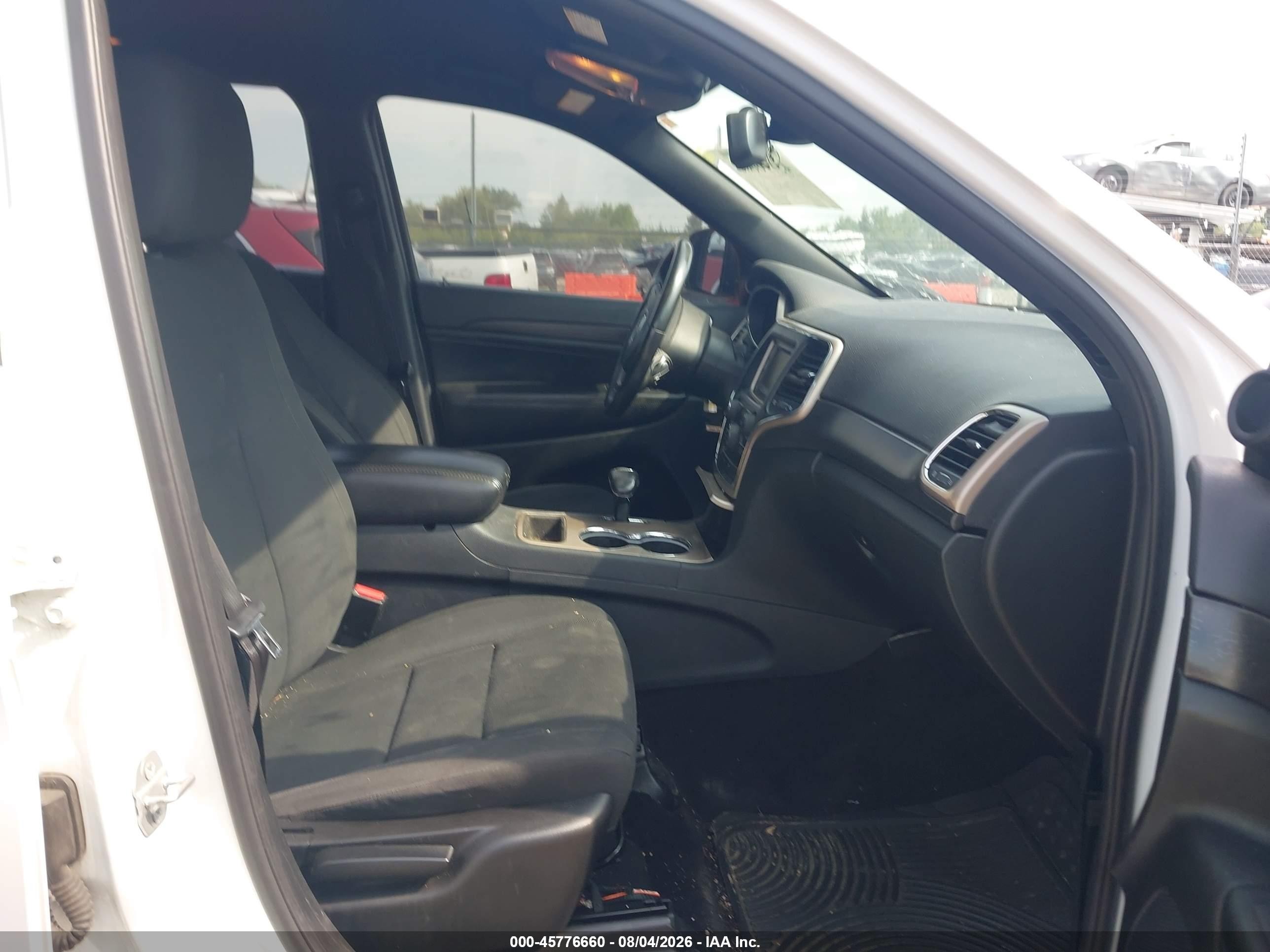 2015 Jeep Grand Cherokee Laredo White vin: 1C4RJFAG3FC704218