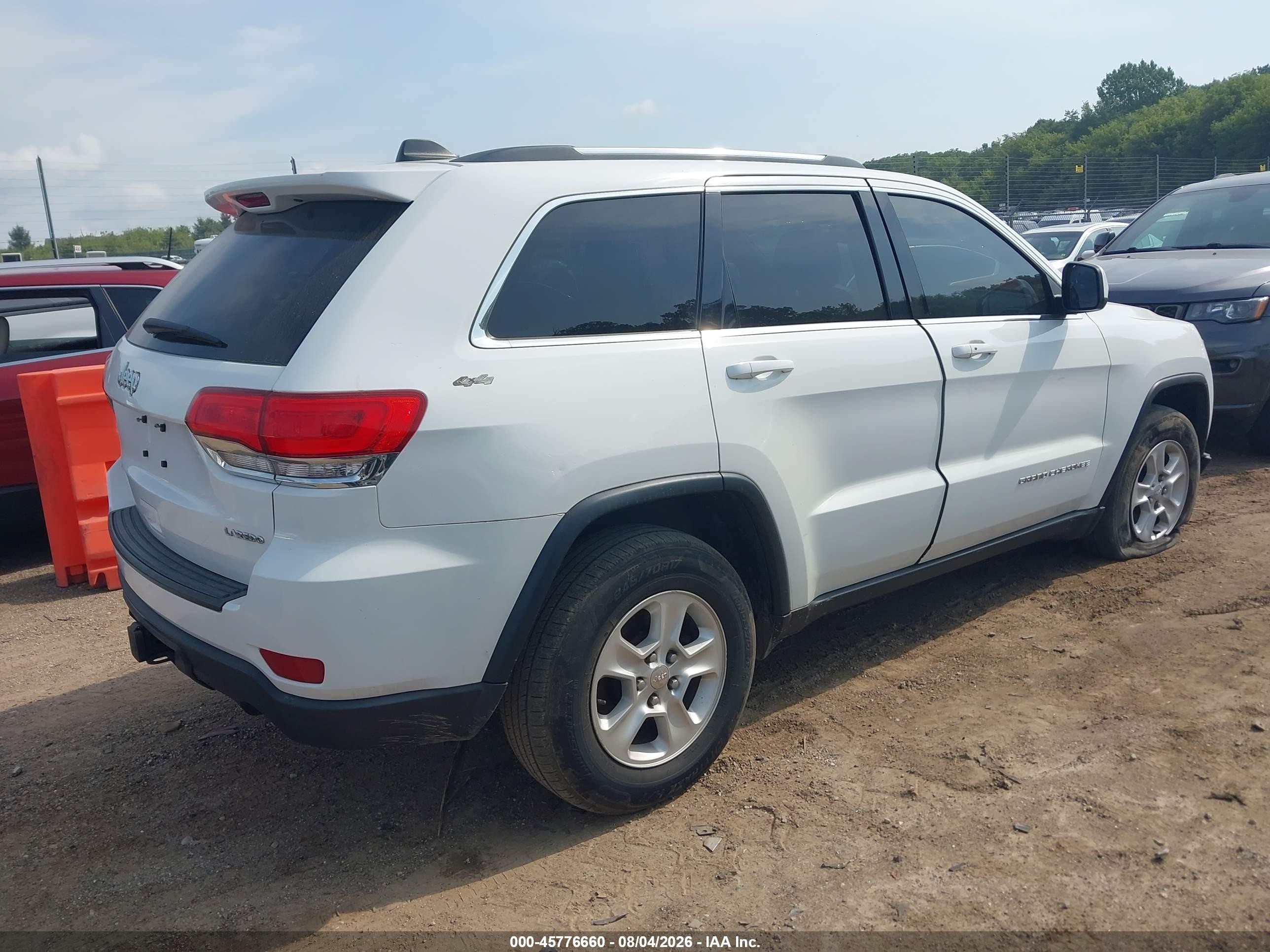 2015 Jeep Grand Cherokee Laredo White vin: 1C4RJFAG3FC704218