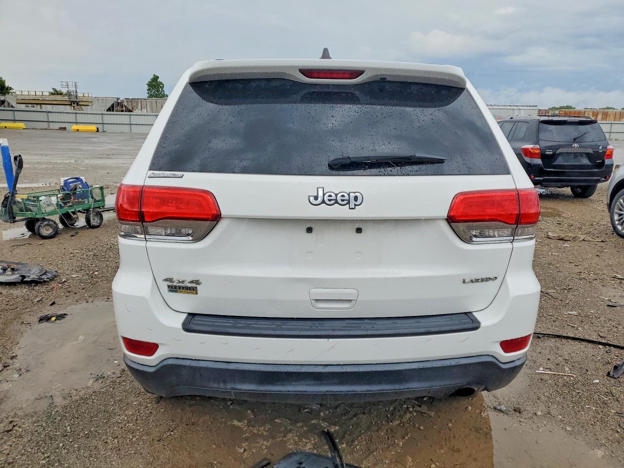2015 Jeep Grand Cherokee Laredo White vin: 1C4RJFAG3FC945843