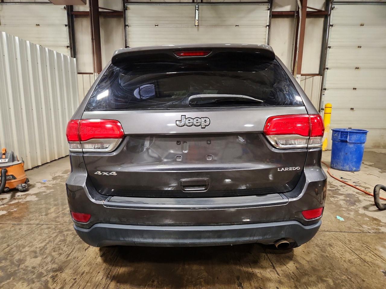 2015 Jeep Grand Cherokee Laredo Gray vin: 1C4RJFAG3FC950640