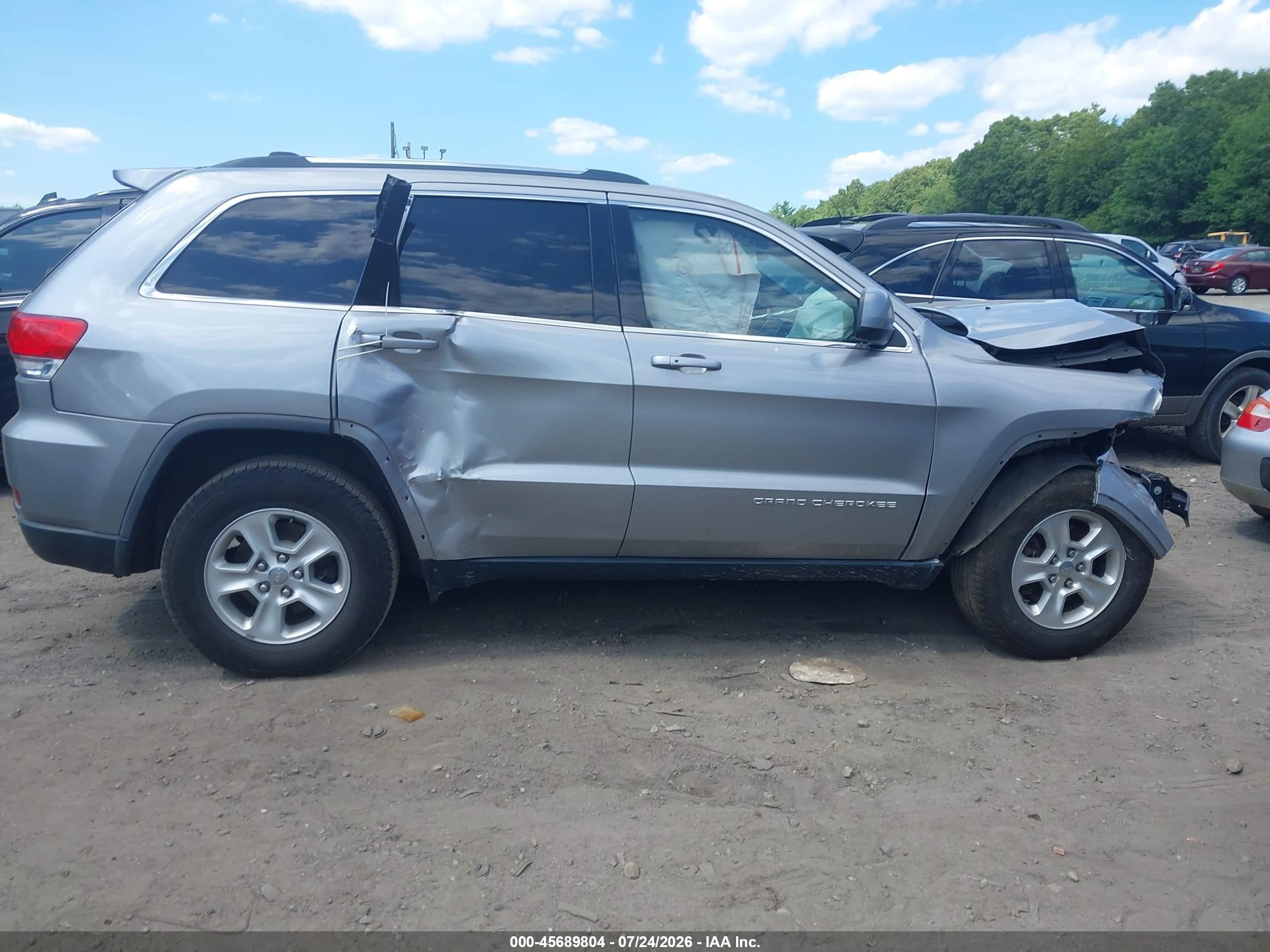 2015 Jeep Grand Cherokee Laredo Silver vin: 1C4RJFAG3FC955031
