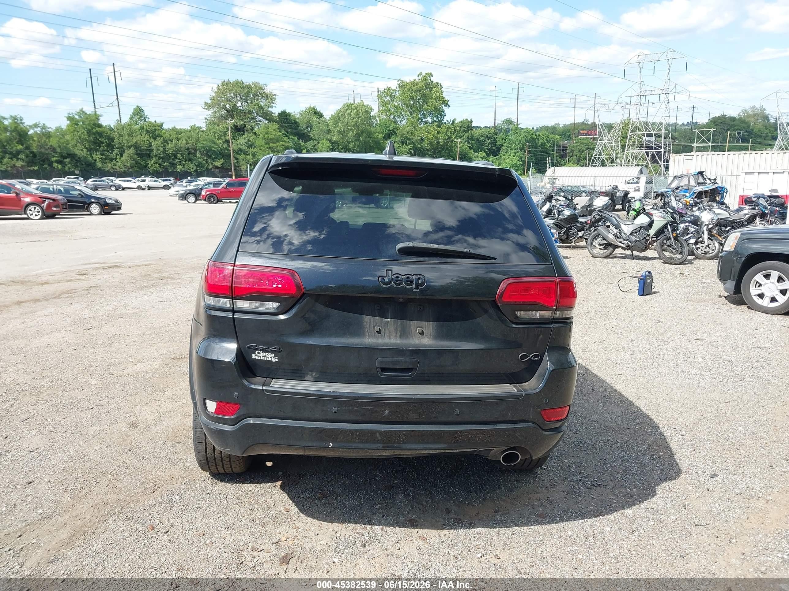 2018 Jeep Grand Cherokee Altitude 4x4 Black vin: 1C4RJFAG3JC357451