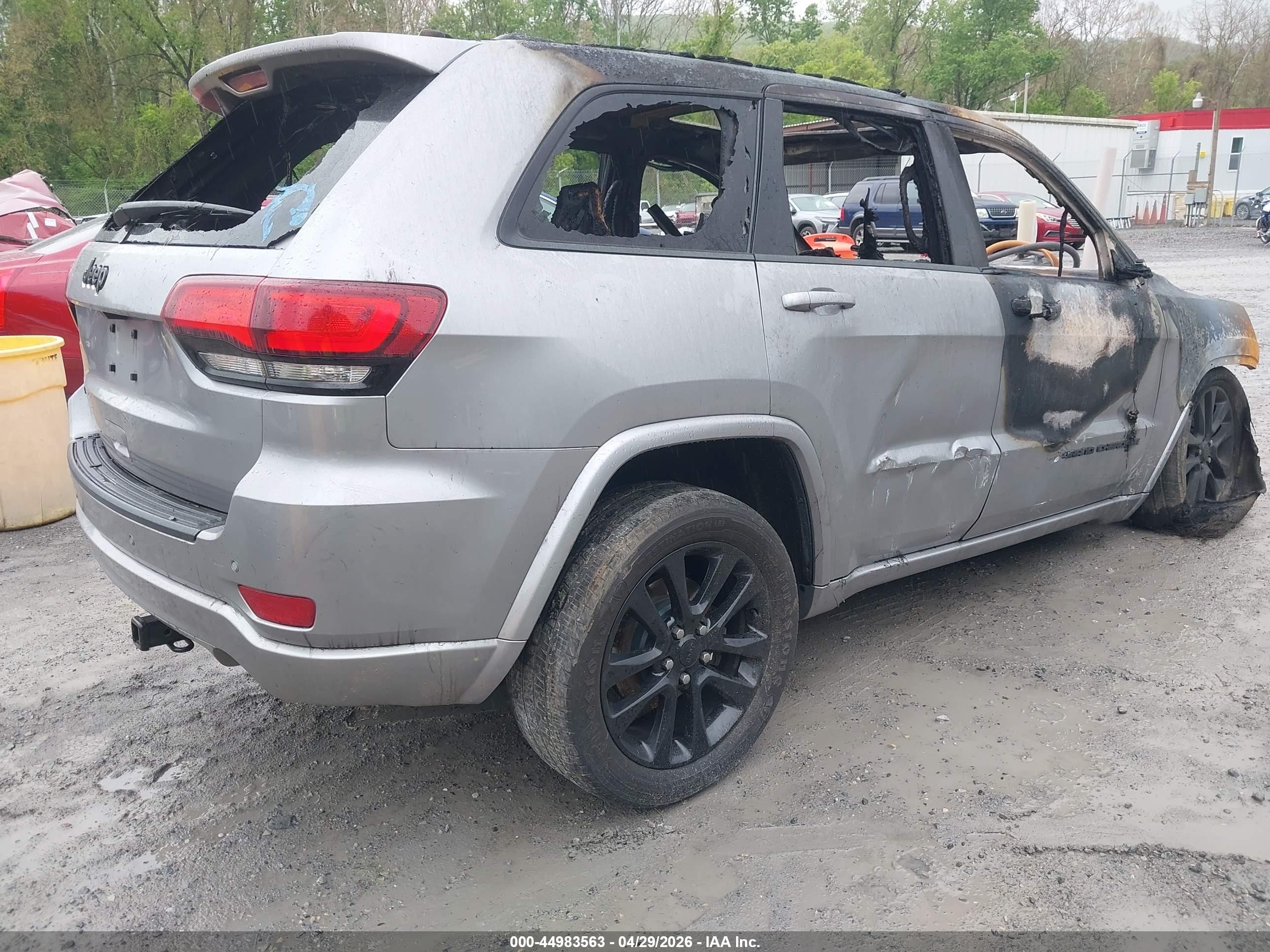 2019 Jeep Grand Cherokee Altitude 4x4 Gray vin: 1C4RJFAG3KC569333