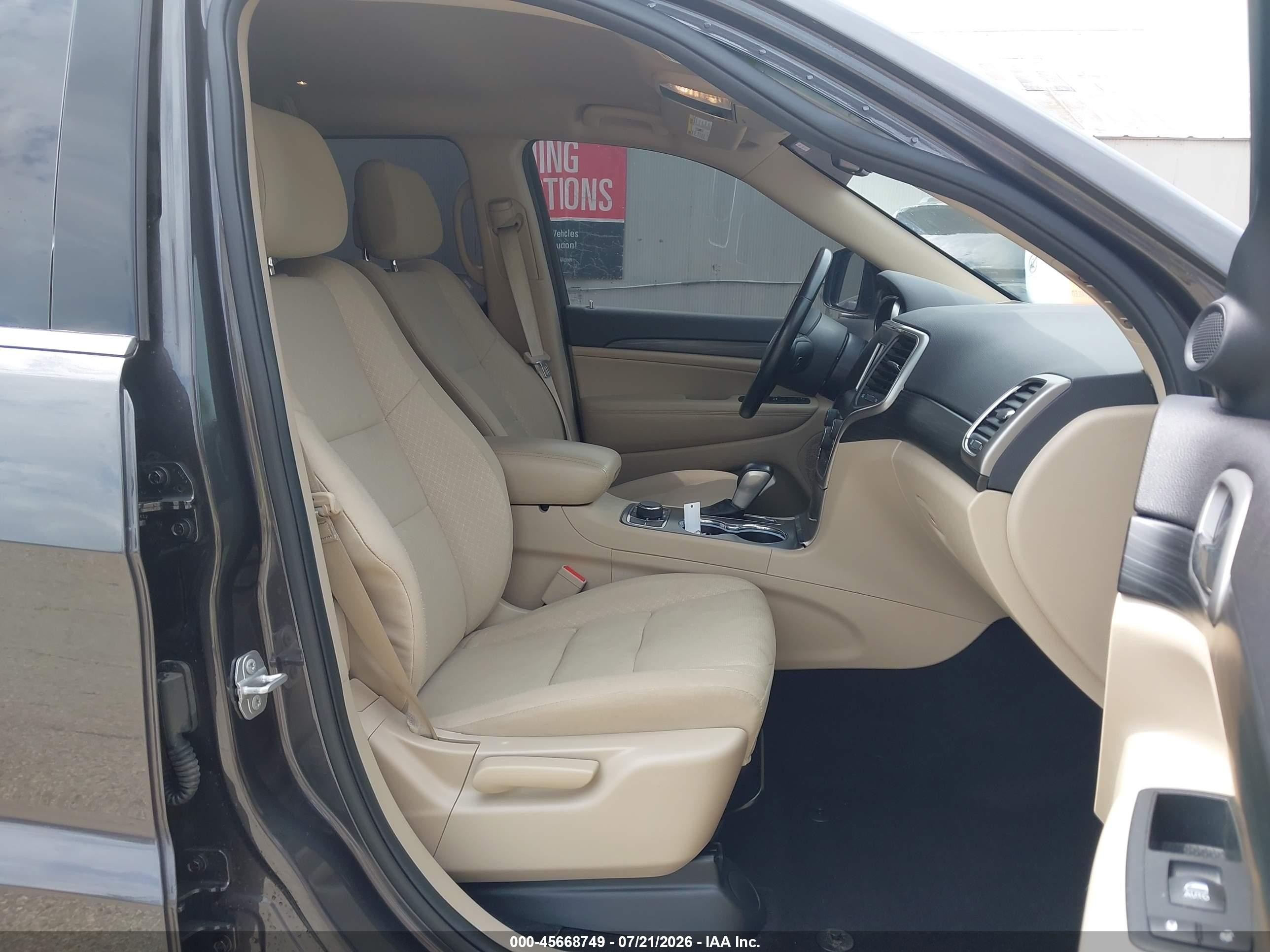 2020 Jeep Grand Cherokee Laredo E 4x4 Gray vin: 1C4RJFAG3LC193864