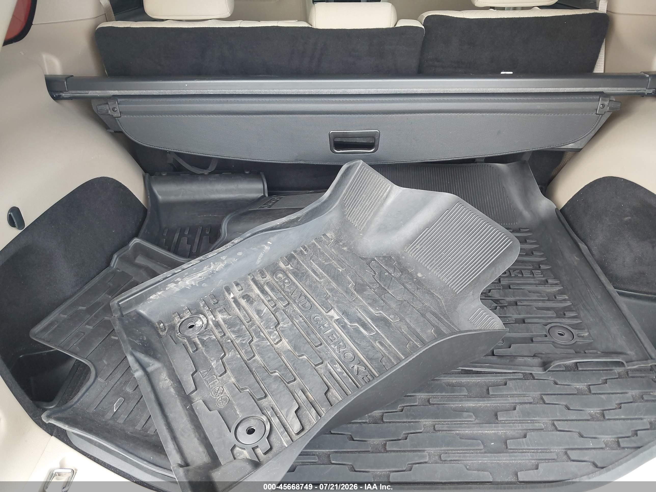 2020 Jeep Grand Cherokee Laredo E 4x4 Gray vin: 1C4RJFAG3LC193864