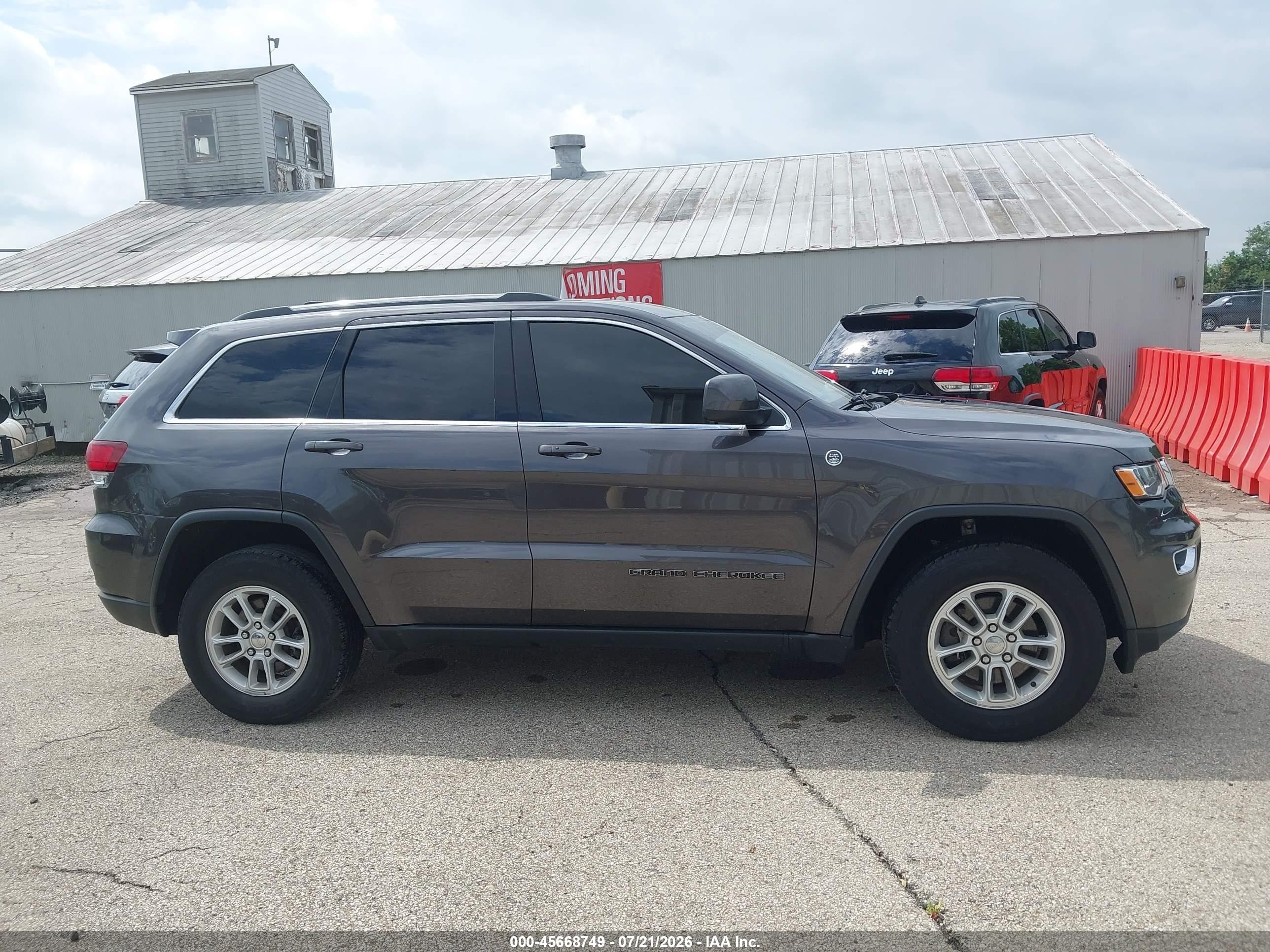 2020 Jeep Grand Cherokee Laredo E 4x4 Gray vin: 1C4RJFAG3LC193864