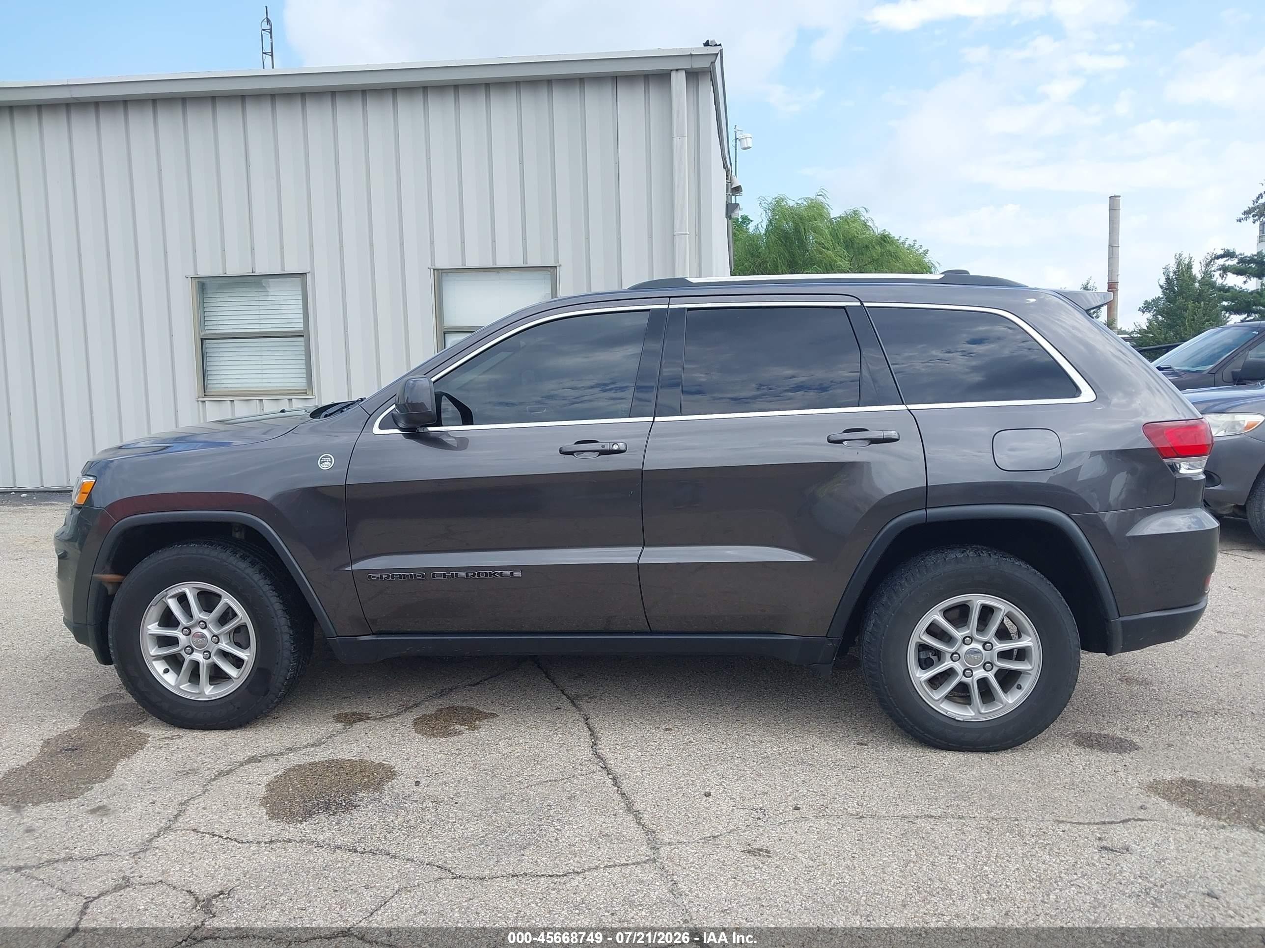 2020 Jeep Grand Cherokee Laredo E 4x4 Gray vin: 1C4RJFAG3LC193864
