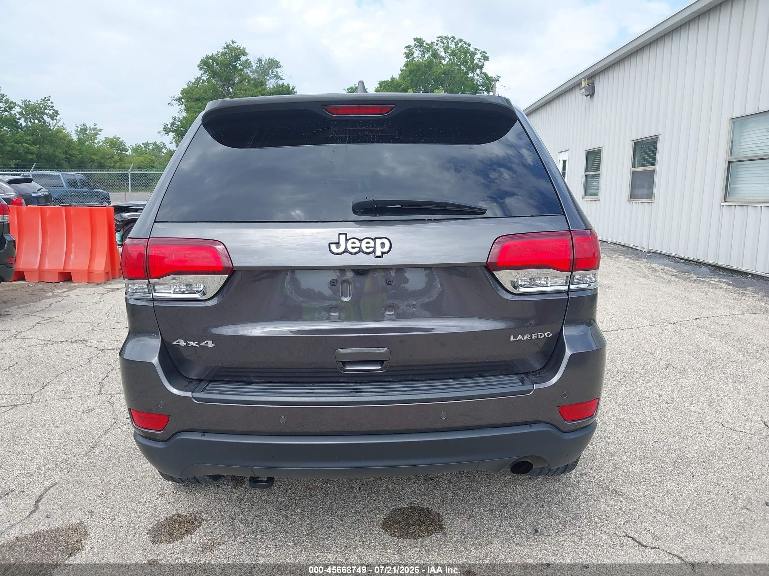 2020 Jeep Grand Cherokee Laredo E 4x4 Gray vin: 1C4RJFAG3LC193864