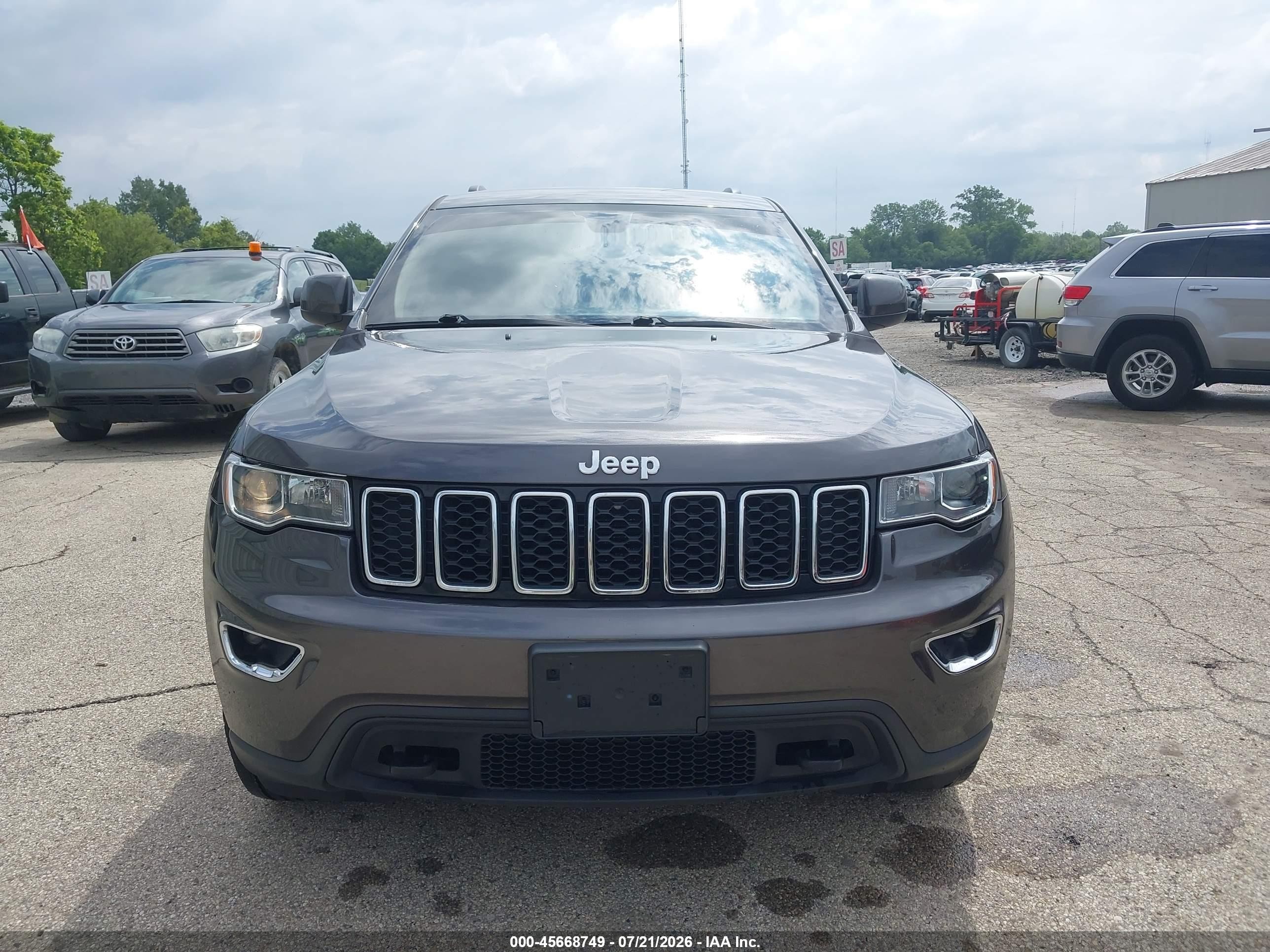 2020 Jeep Grand Cherokee Laredo E 4x4 Gray vin: 1C4RJFAG3LC193864