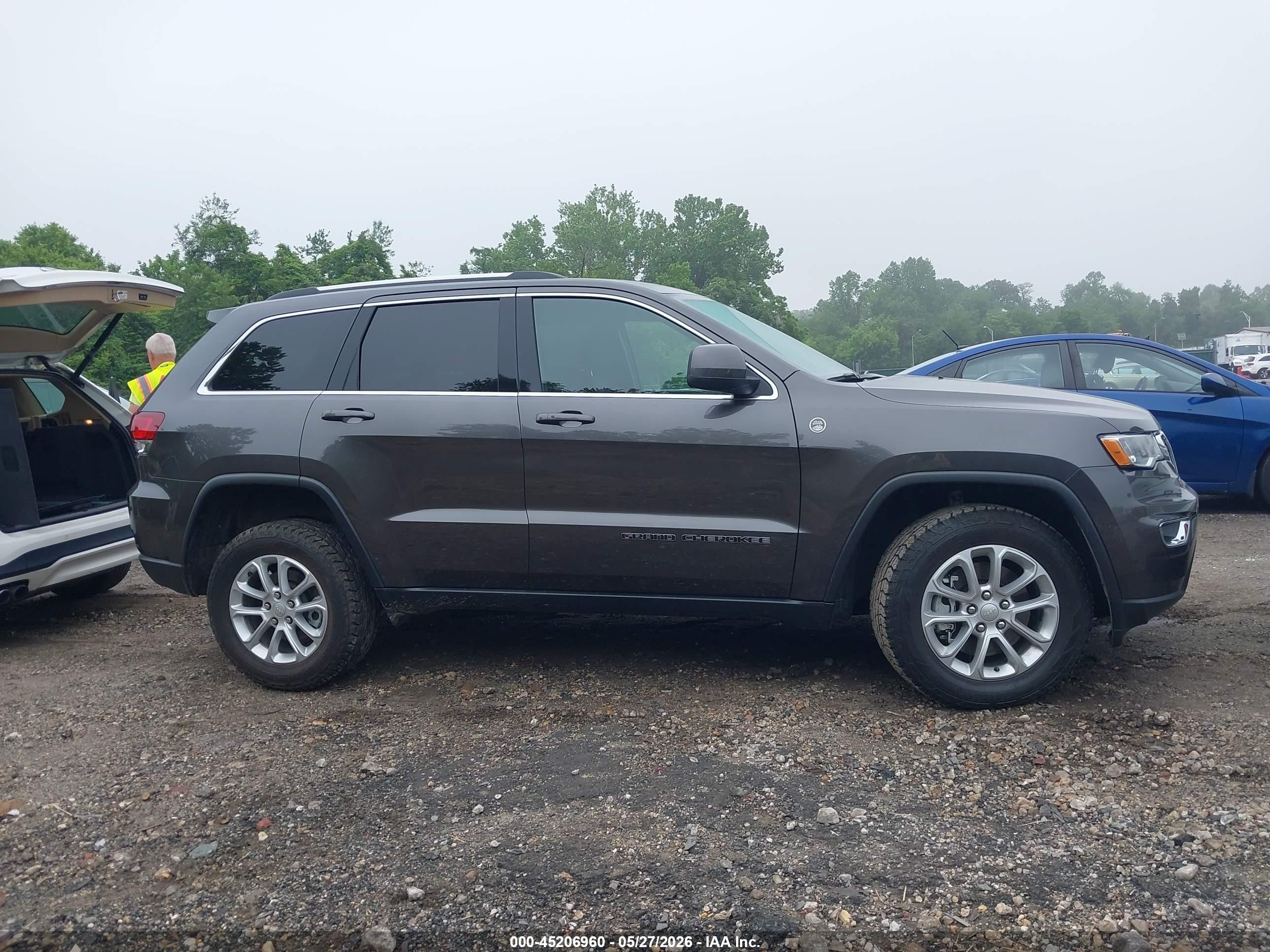 2021 Jeep Grand Cherokee Laredo E 4x4 Gray vin: 1C4RJFAG3MC678619