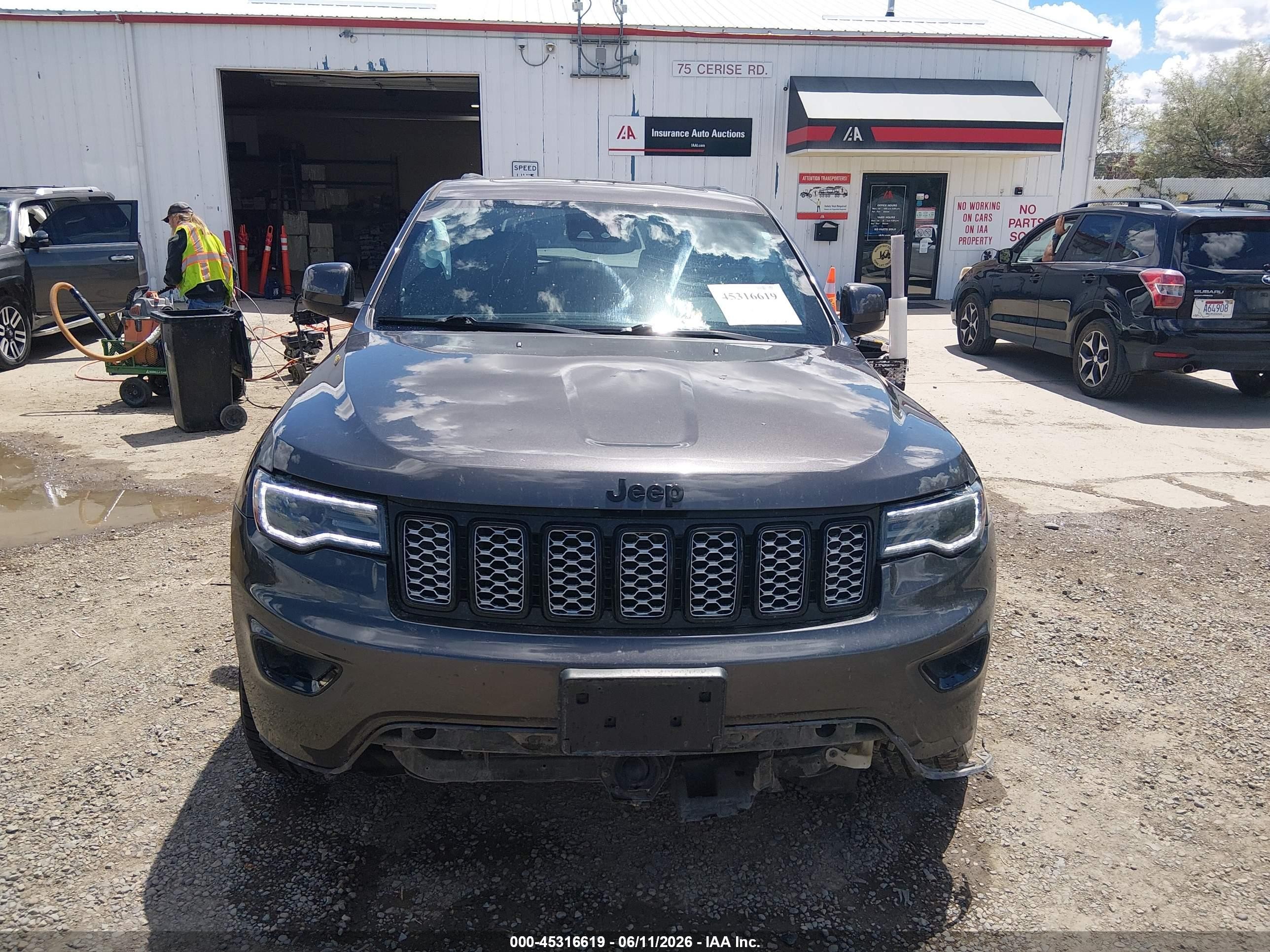 2021 Jeep Grand Cherokee Laredo X 4x4 Серый vin: 1C4RJFAG3MC730962