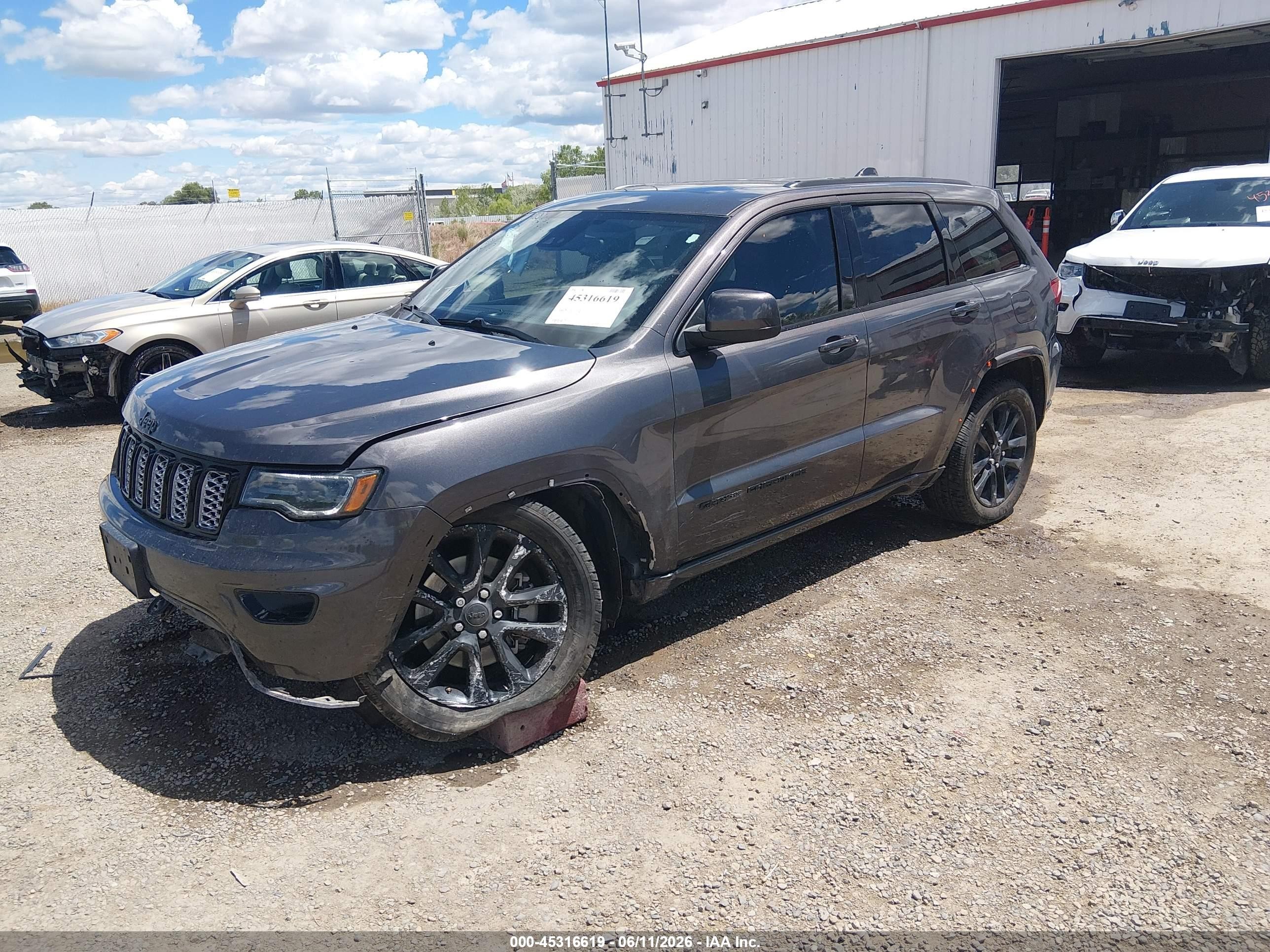 2021 Jeep Grand Cherokee Laredo X 4x4 Серый vin: 1C4RJFAG3MC730962