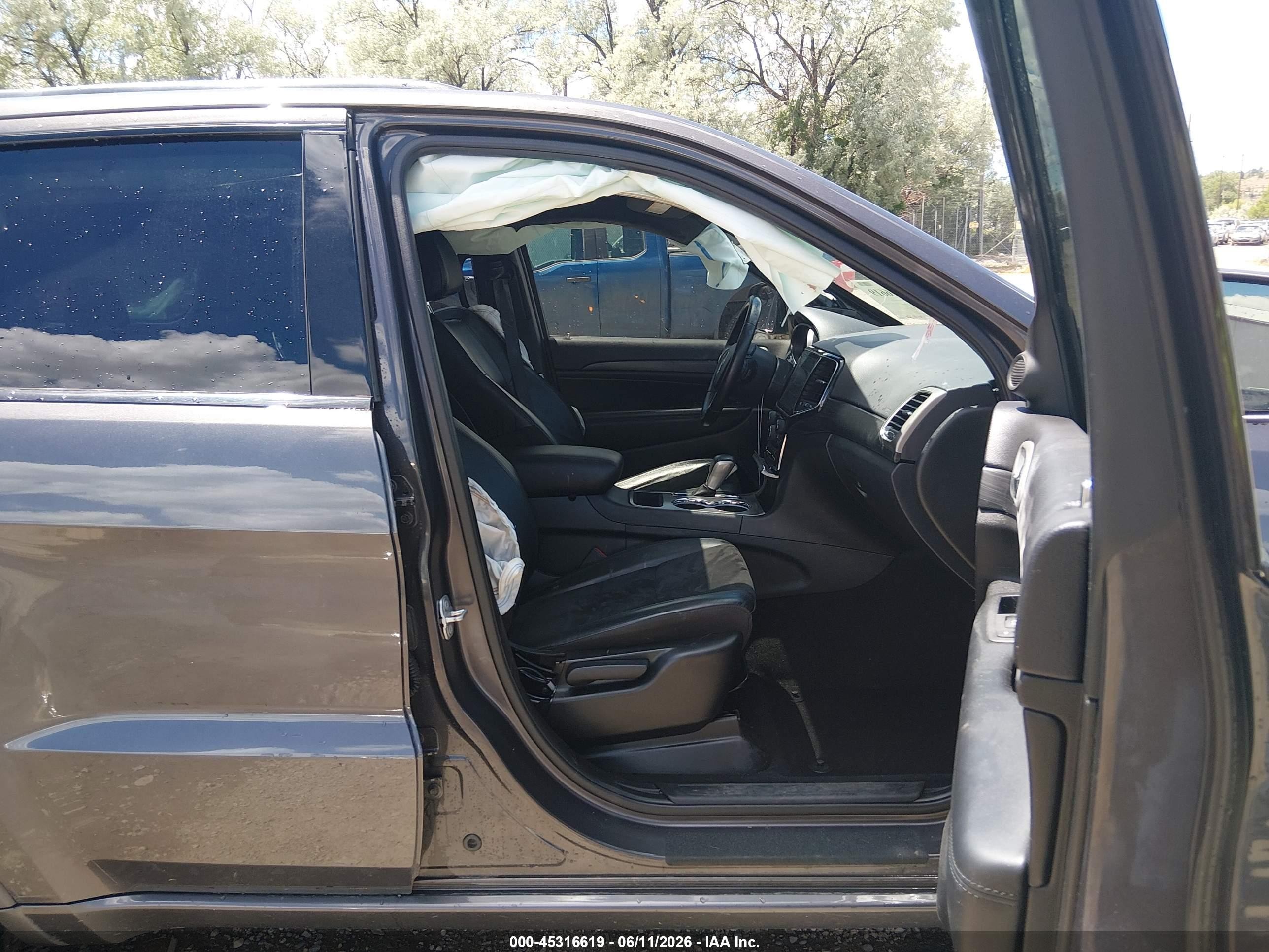 2021 Jeep Grand Cherokee Laredo X 4x4 Серый vin: 1C4RJFAG3MC730962