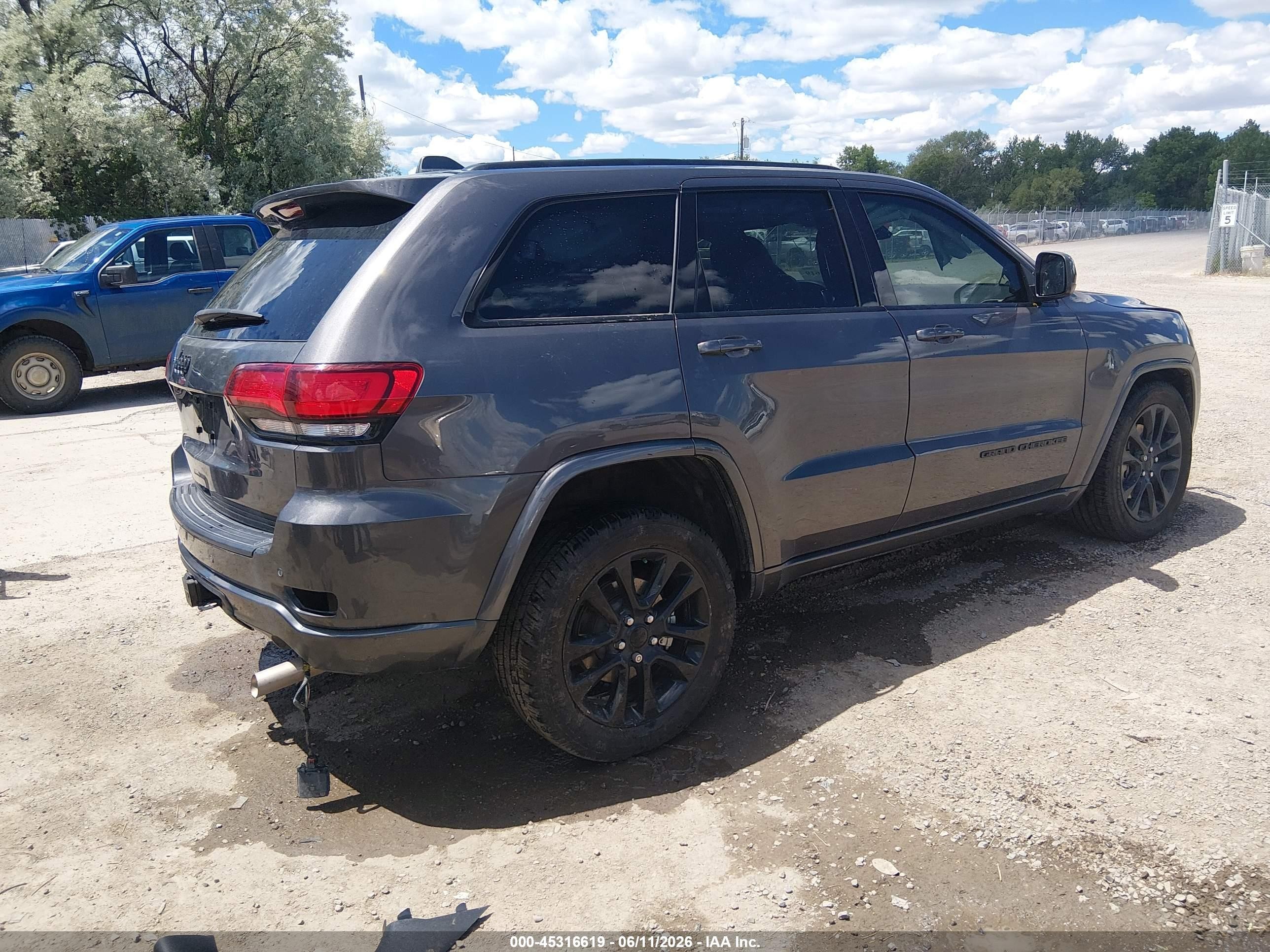2021 Jeep Grand Cherokee Laredo X 4x4 Серый vin: 1C4RJFAG3MC730962