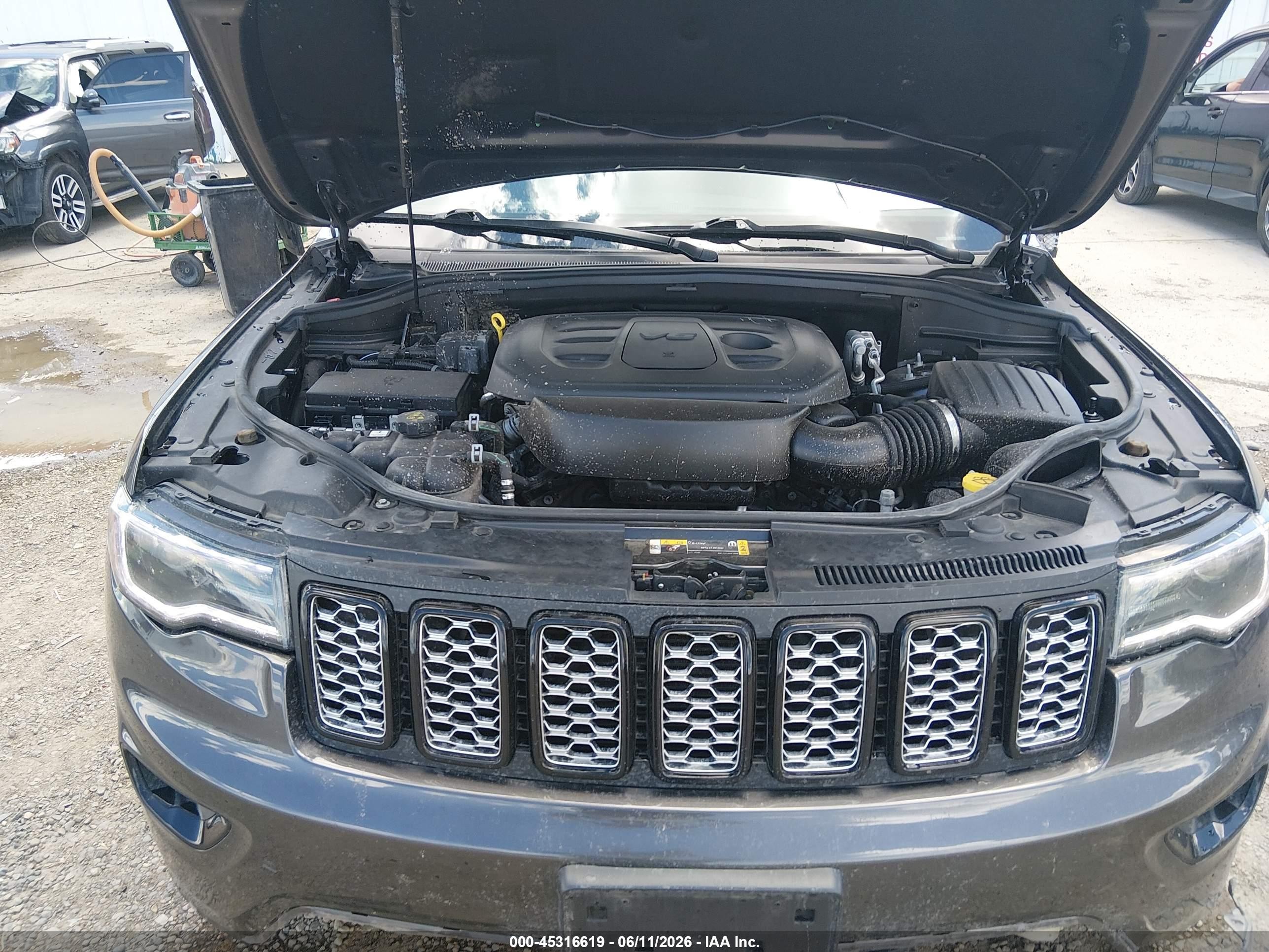 2021 Jeep Grand Cherokee Laredo X 4x4 Серый vin: 1C4RJFAG3MC730962