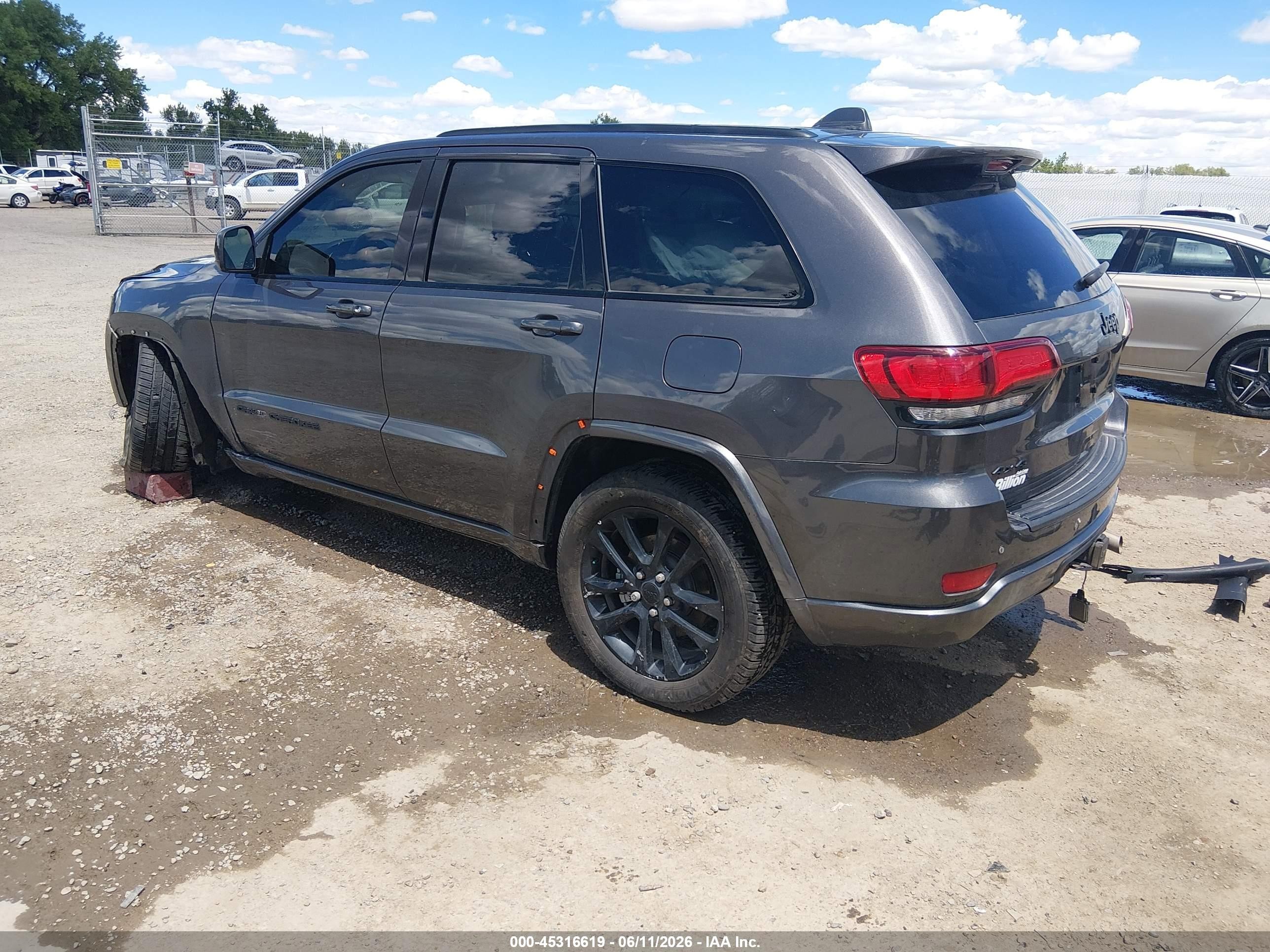 2021 Jeep Grand Cherokee Laredo X 4x4 Серый vin: 1C4RJFAG3MC730962