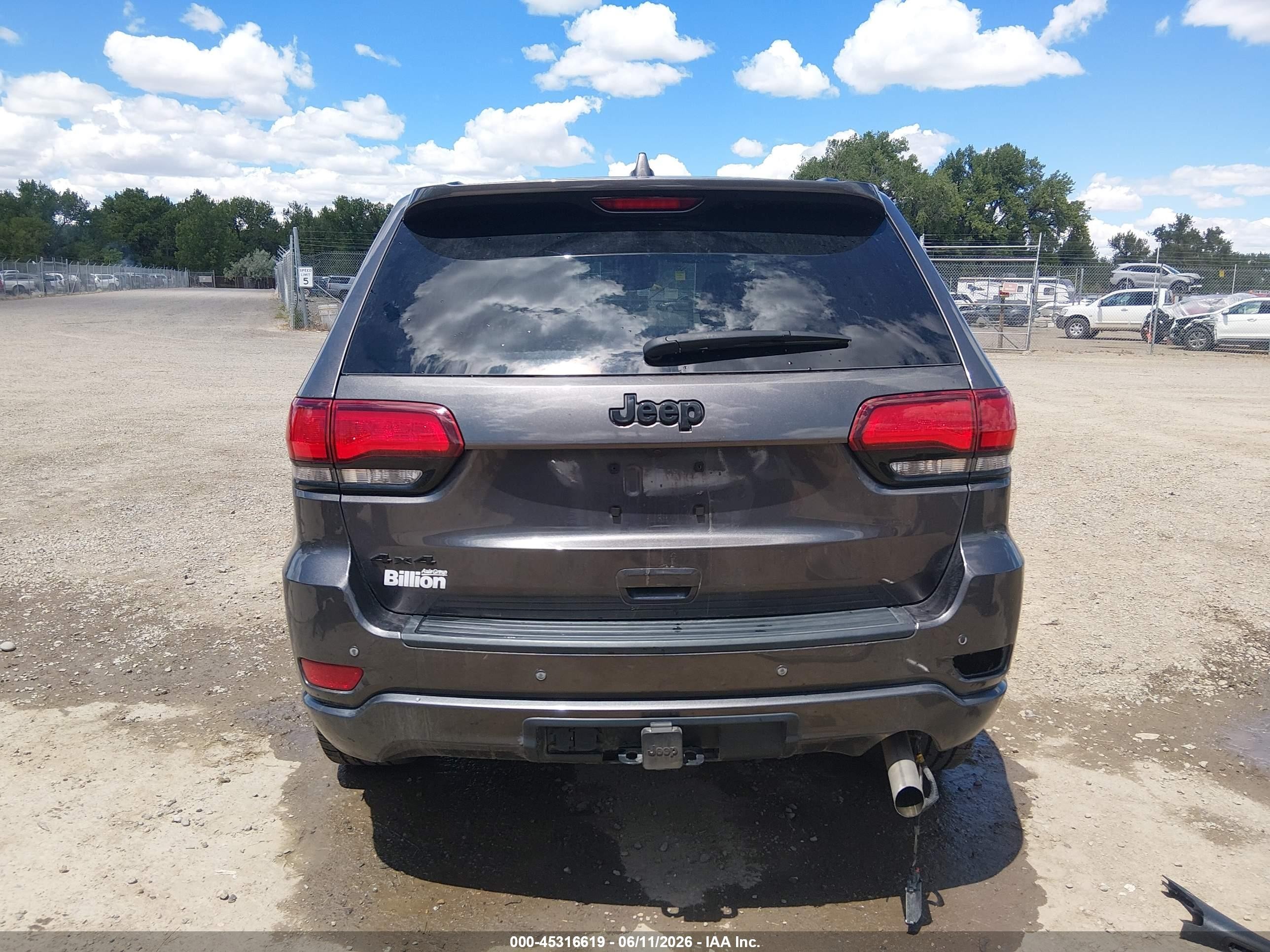2021 Jeep Grand Cherokee Laredo X 4x4 Серый vin: 1C4RJFAG3MC730962