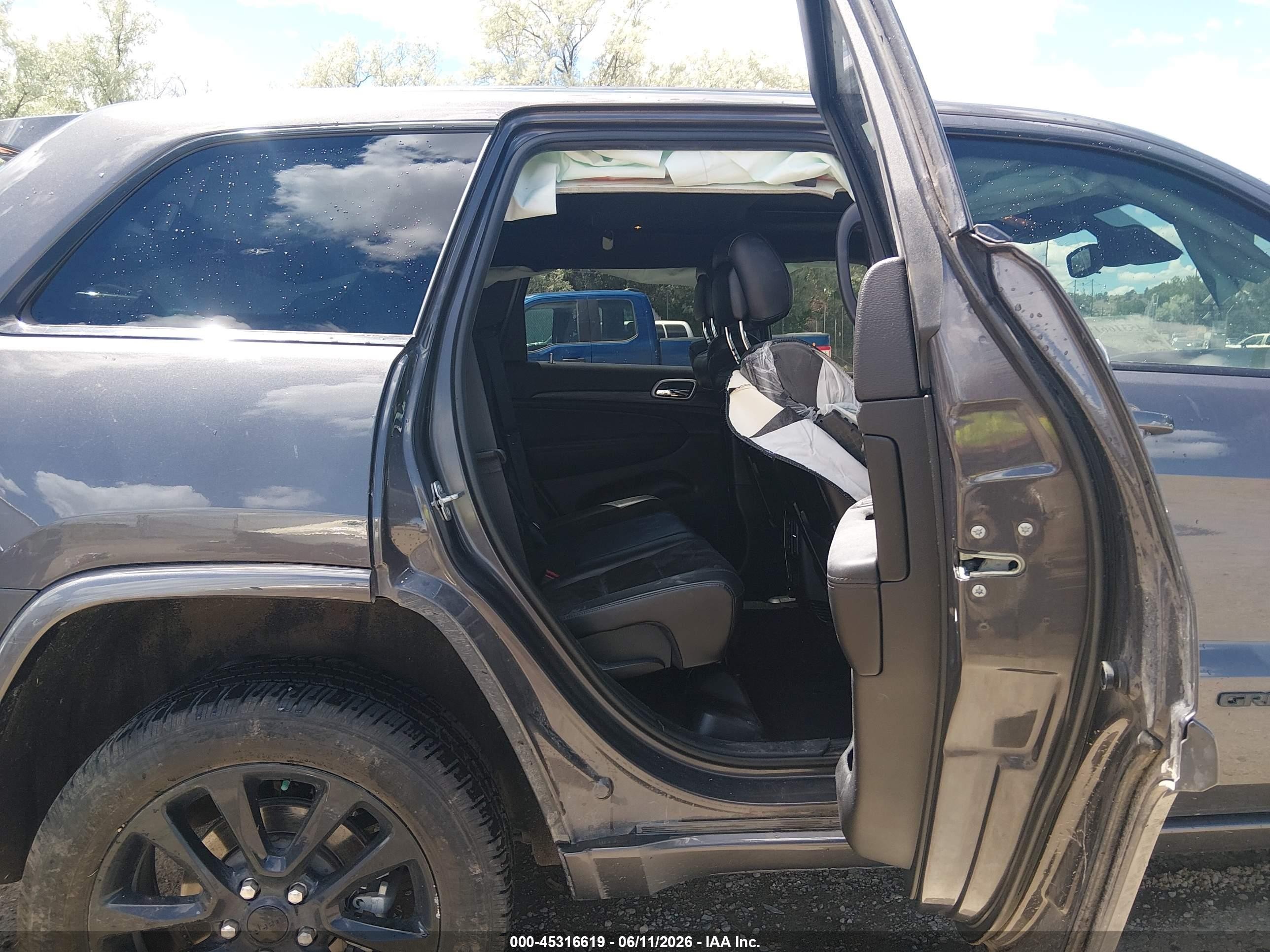 2021 Jeep Grand Cherokee Laredo X 4x4 Серый vin: 1C4RJFAG3MC730962