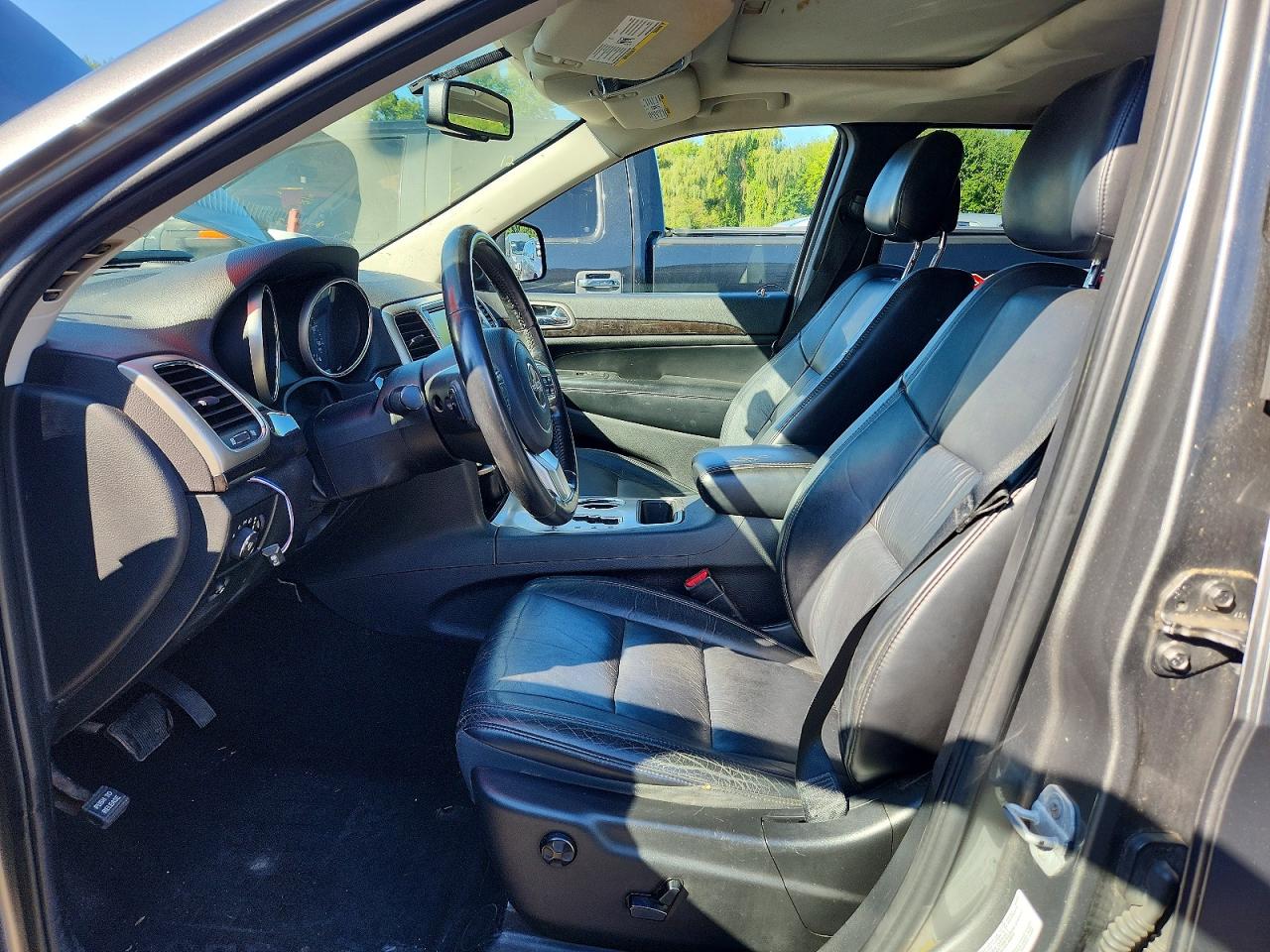 2012 Jeep Grand Cherokee Laredo Gray vin: 1C4RJFAG4CC115691