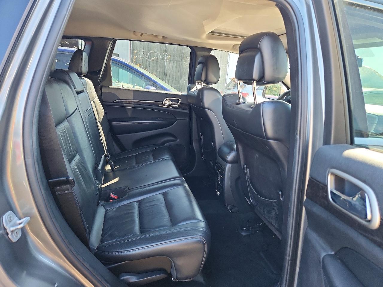 2012 Jeep Grand Cherokee Laredo Gray vin: 1C4RJFAG4CC115691