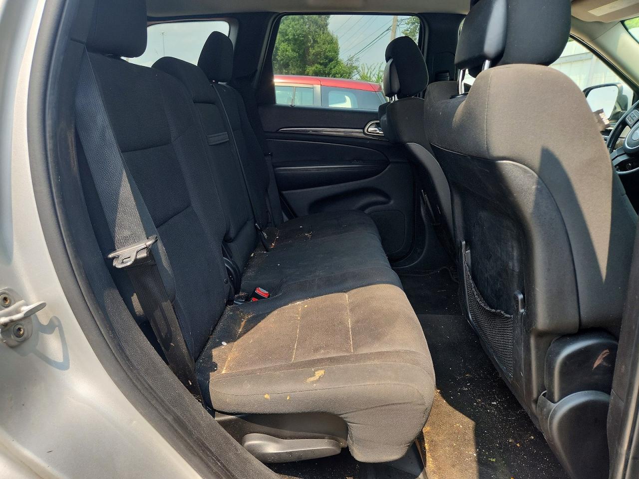 2012 Jeep Grand Cherokee Laredo Silver vin: 1C4RJFAG4CC120714