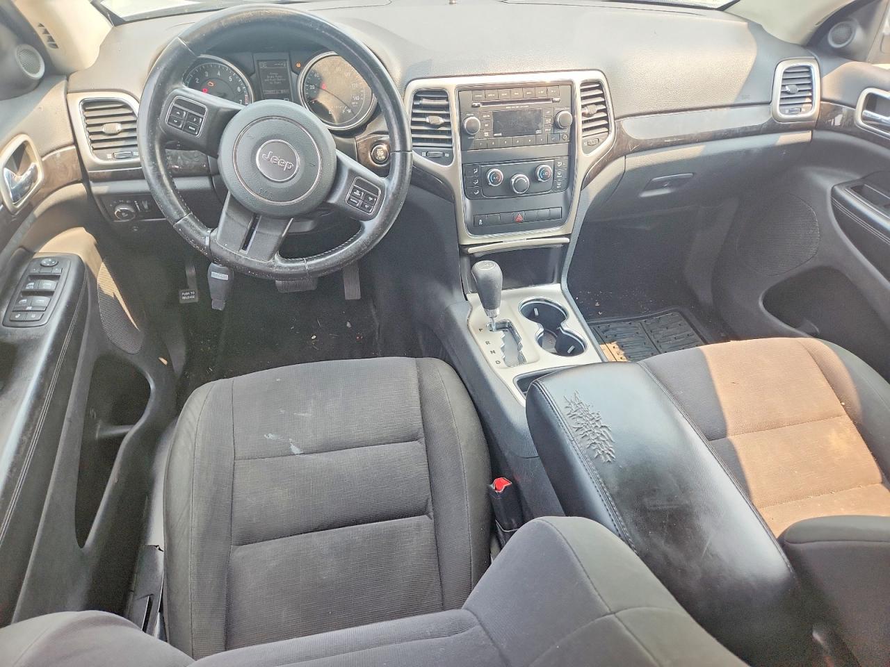 2012 Jeep Grand Cherokee Laredo Silver vin: 1C4RJFAG4CC120714
