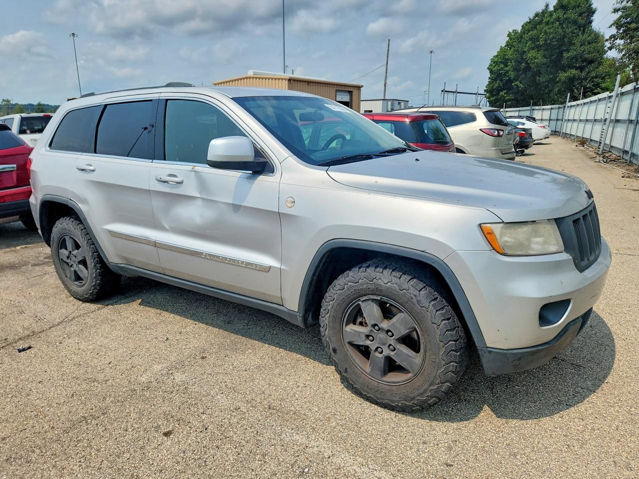 2012 Jeep Grand Cherokee Laredo Silver vin: 1C4RJFAG4CC120714