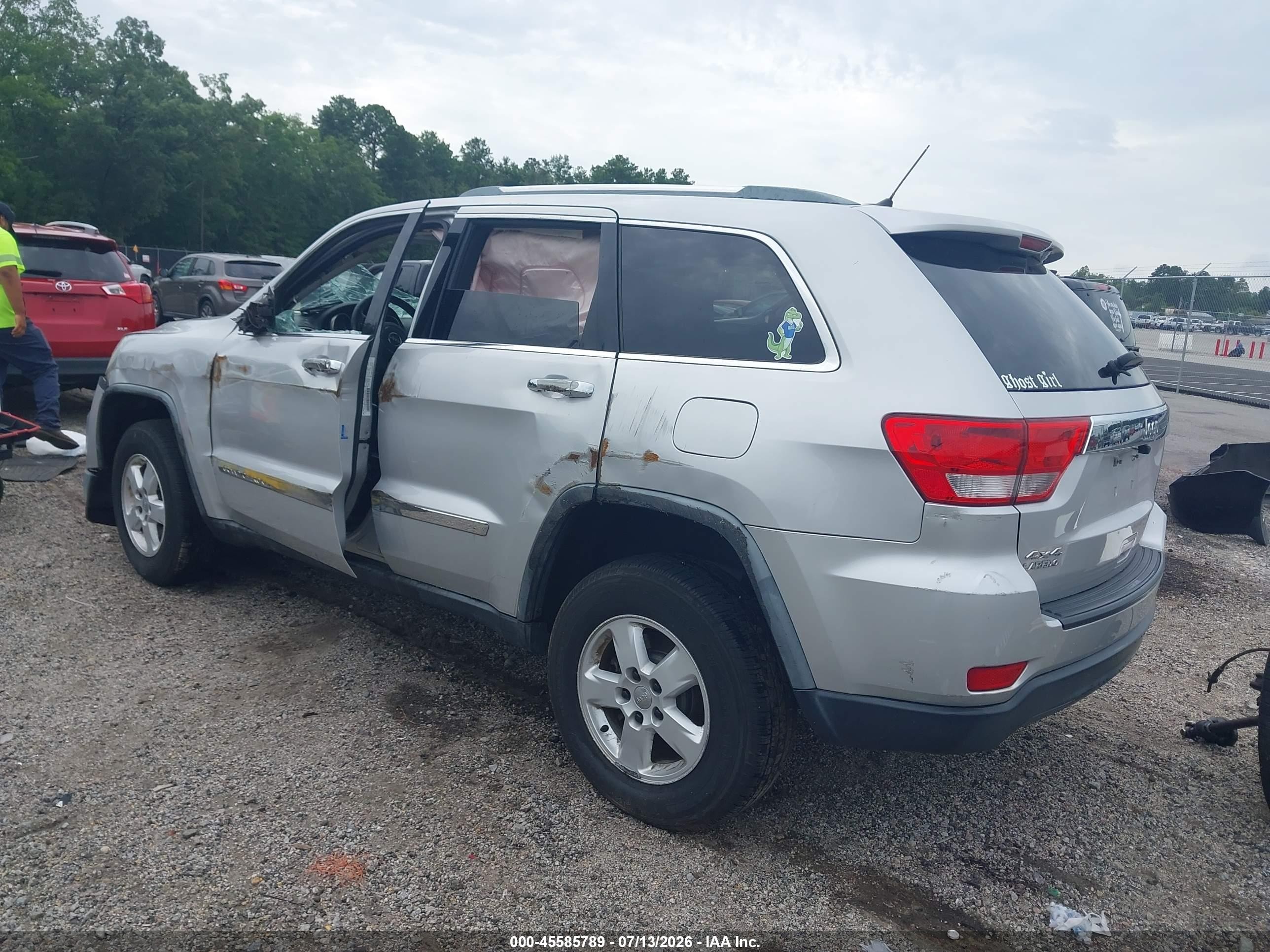 2012 Jeep Grand Cherokee Laredo Silver vin: 1C4RJFAG4CC124973