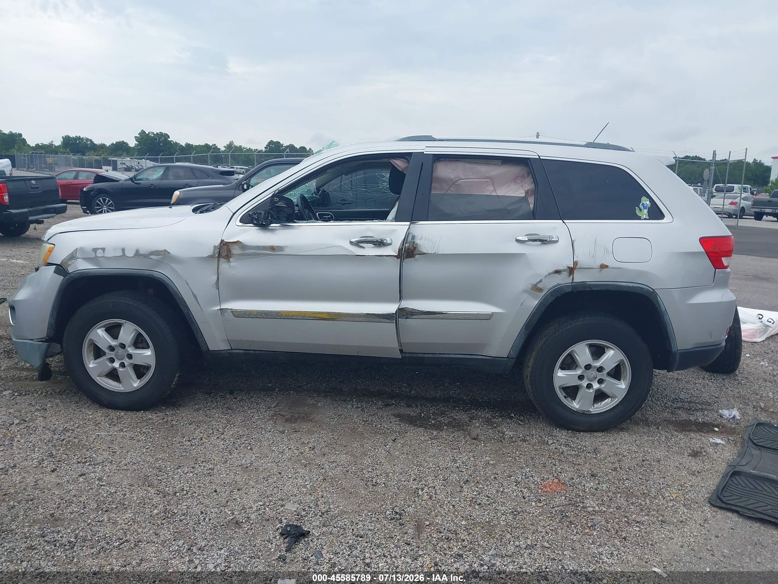 2012 Jeep Grand Cherokee Laredo Silver vin: 1C4RJFAG4CC124973