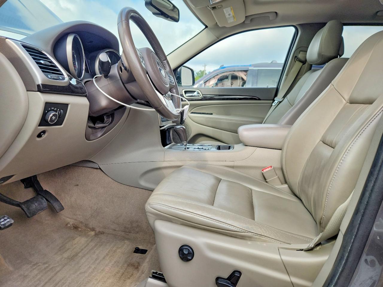 2012 Jeep Grand Cherokee Laredo Gray vin: 1C4RJFAG4CC145418