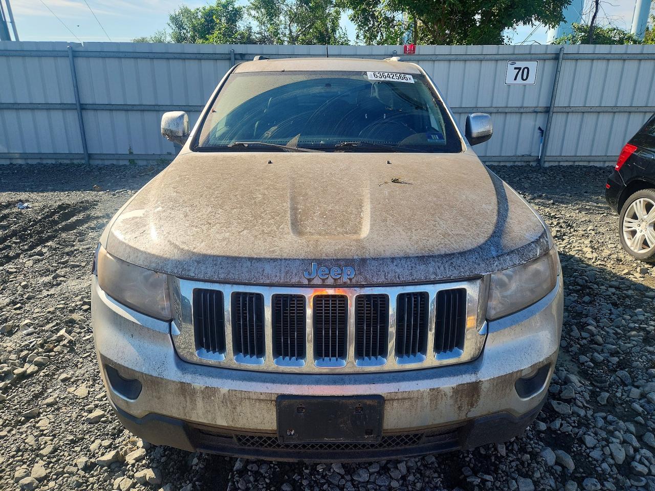 2012 Jeep Grand Cherokee Laredo Silver vin: 1C4RJFAG4CC150747