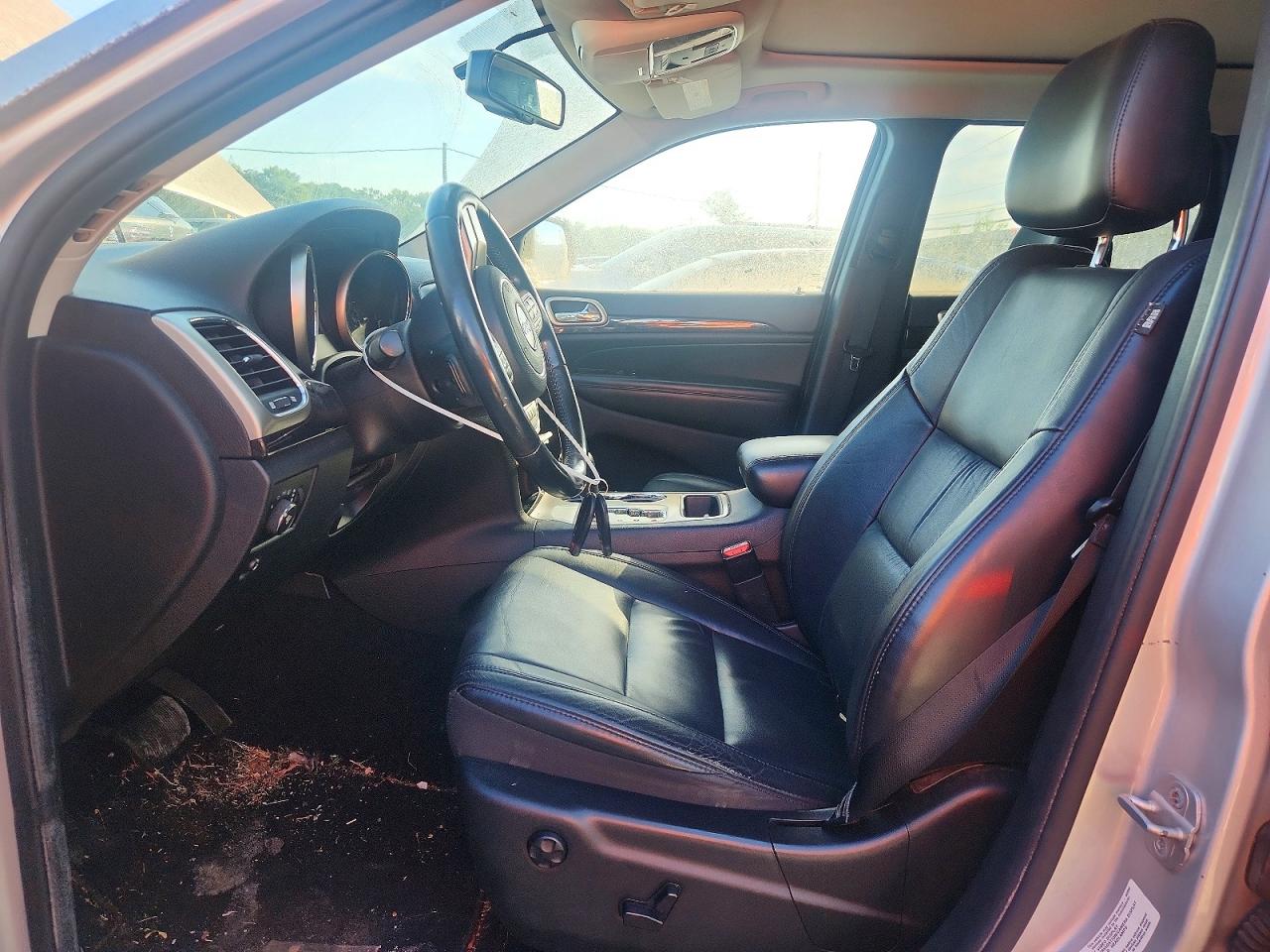 2012 Jeep Grand Cherokee Laredo Silver vin: 1C4RJFAG4CC150747