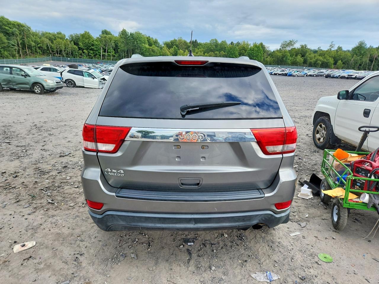 2012 Jeep Grand Cherokee Laredo Серый vin: 1C4RJFAG4CC160338