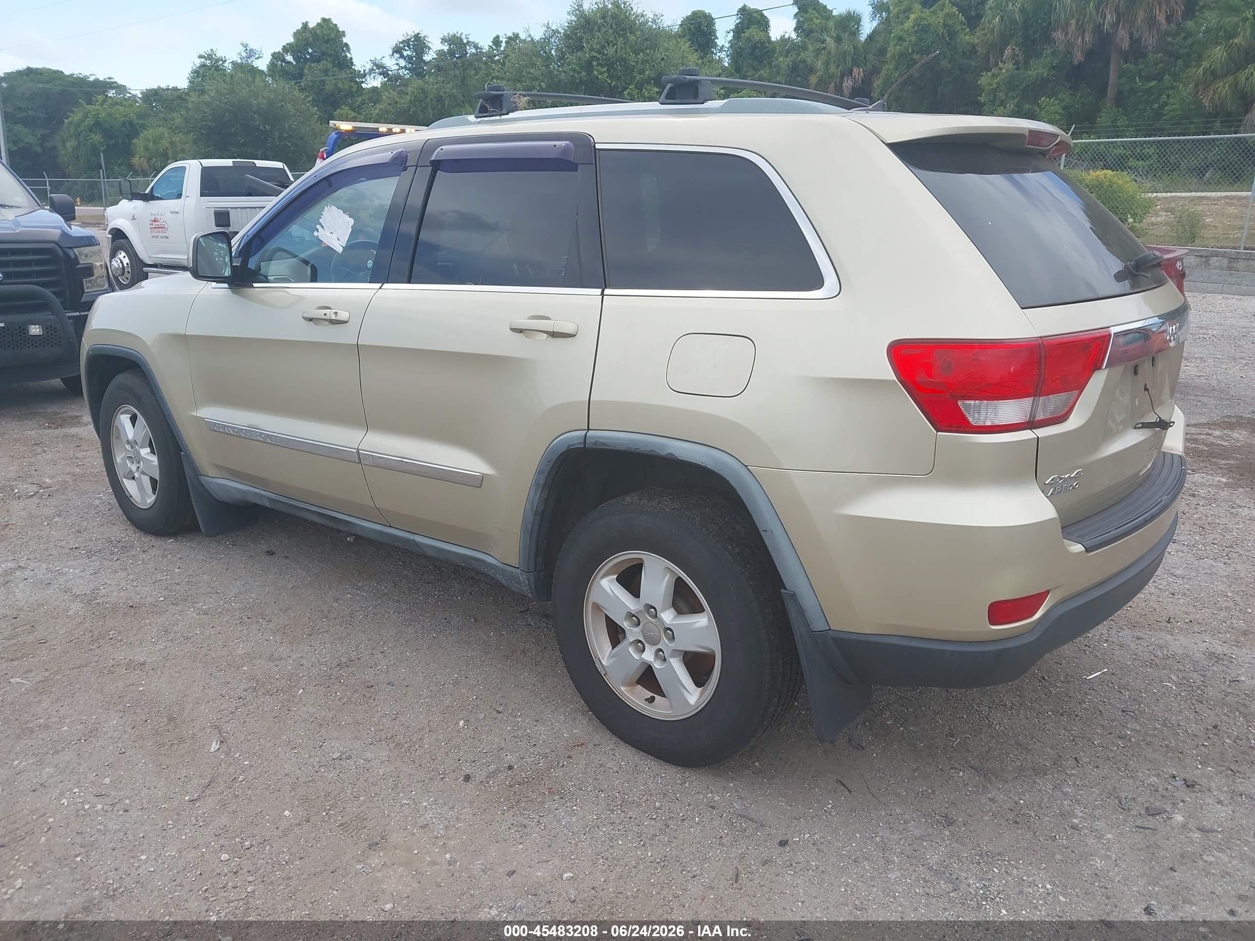 2012 Jeep Grand Cherokee Laredo Beige vin: 1C4RJFAG4CC179939