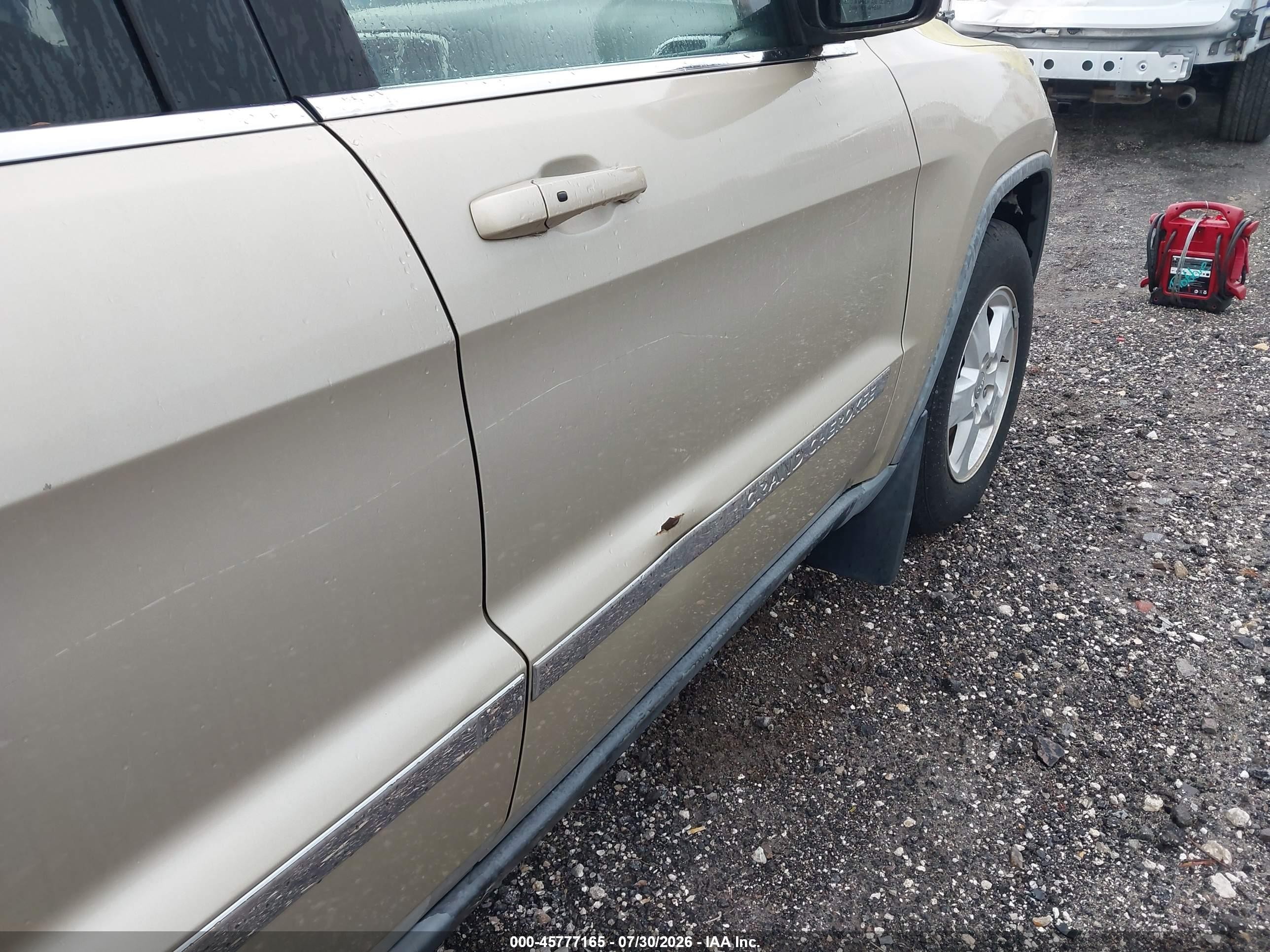 2012 Jeep Grand Cherokee Laredo Gold vin: 1C4RJFAG4CC179939