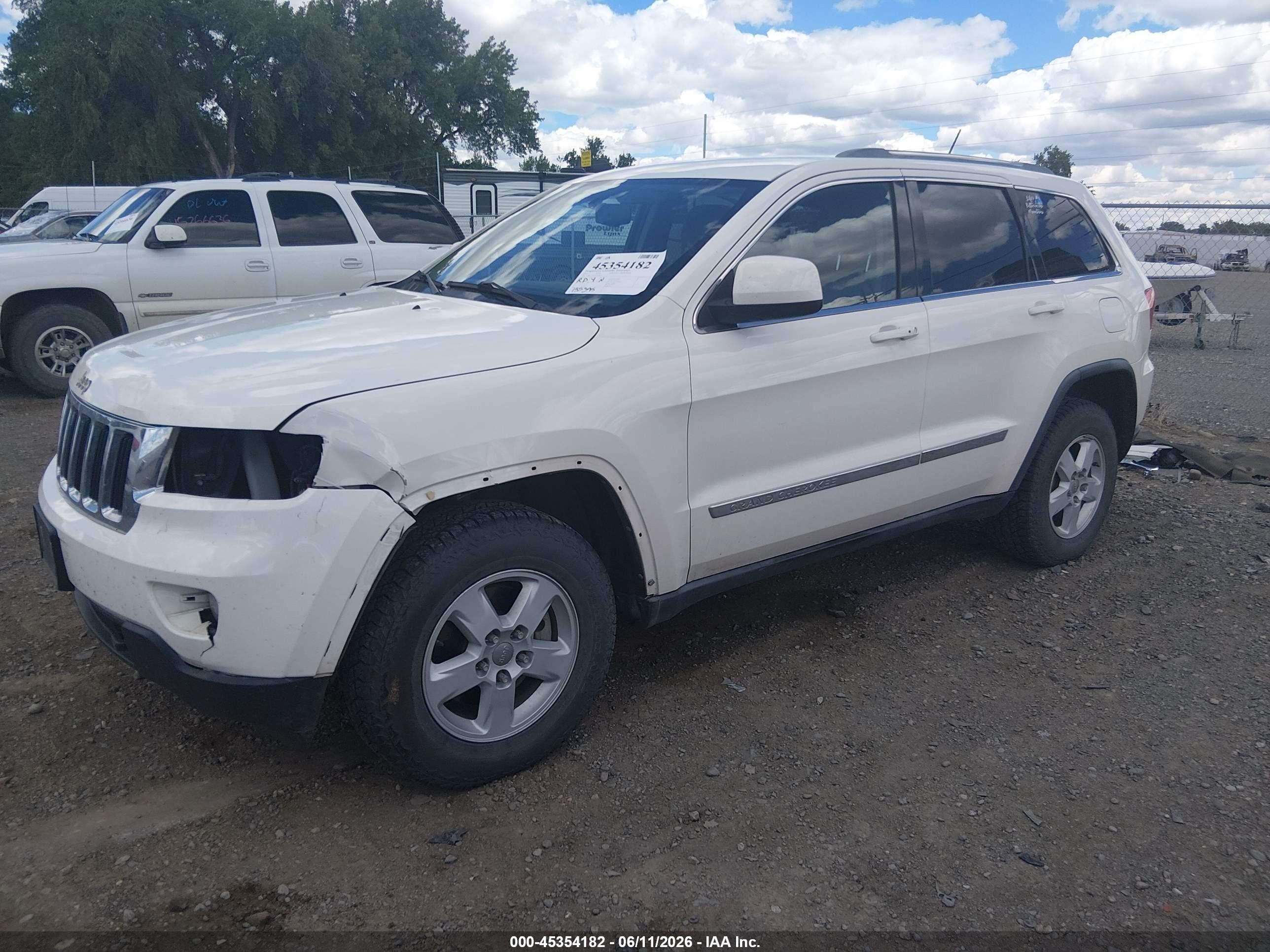 2012 Jeep Grand Cherokee Laredo Белый vin: 1C4RJFAG4CC192870