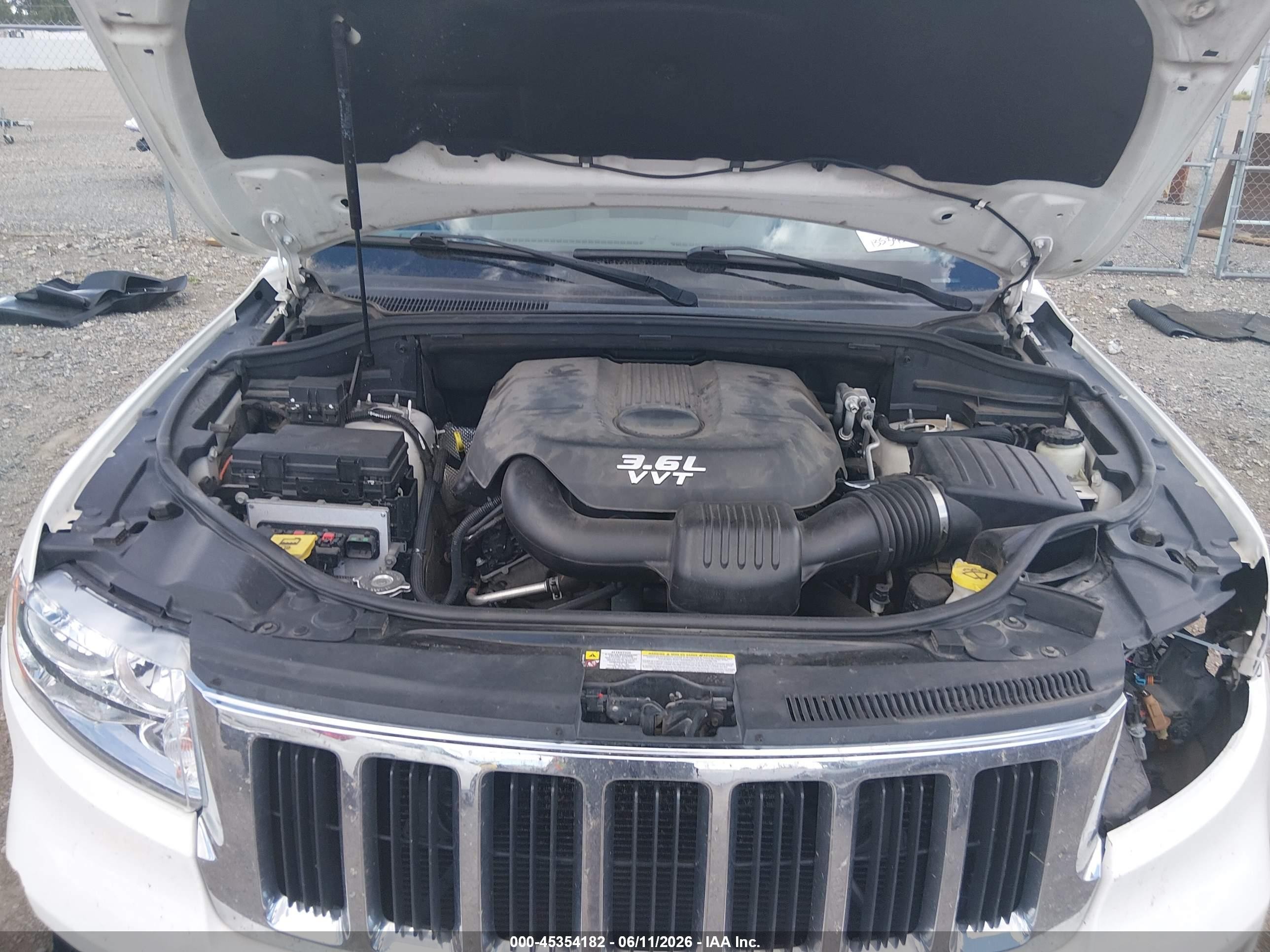 2012 Jeep Grand Cherokee Laredo Белый vin: 1C4RJFAG4CC192870