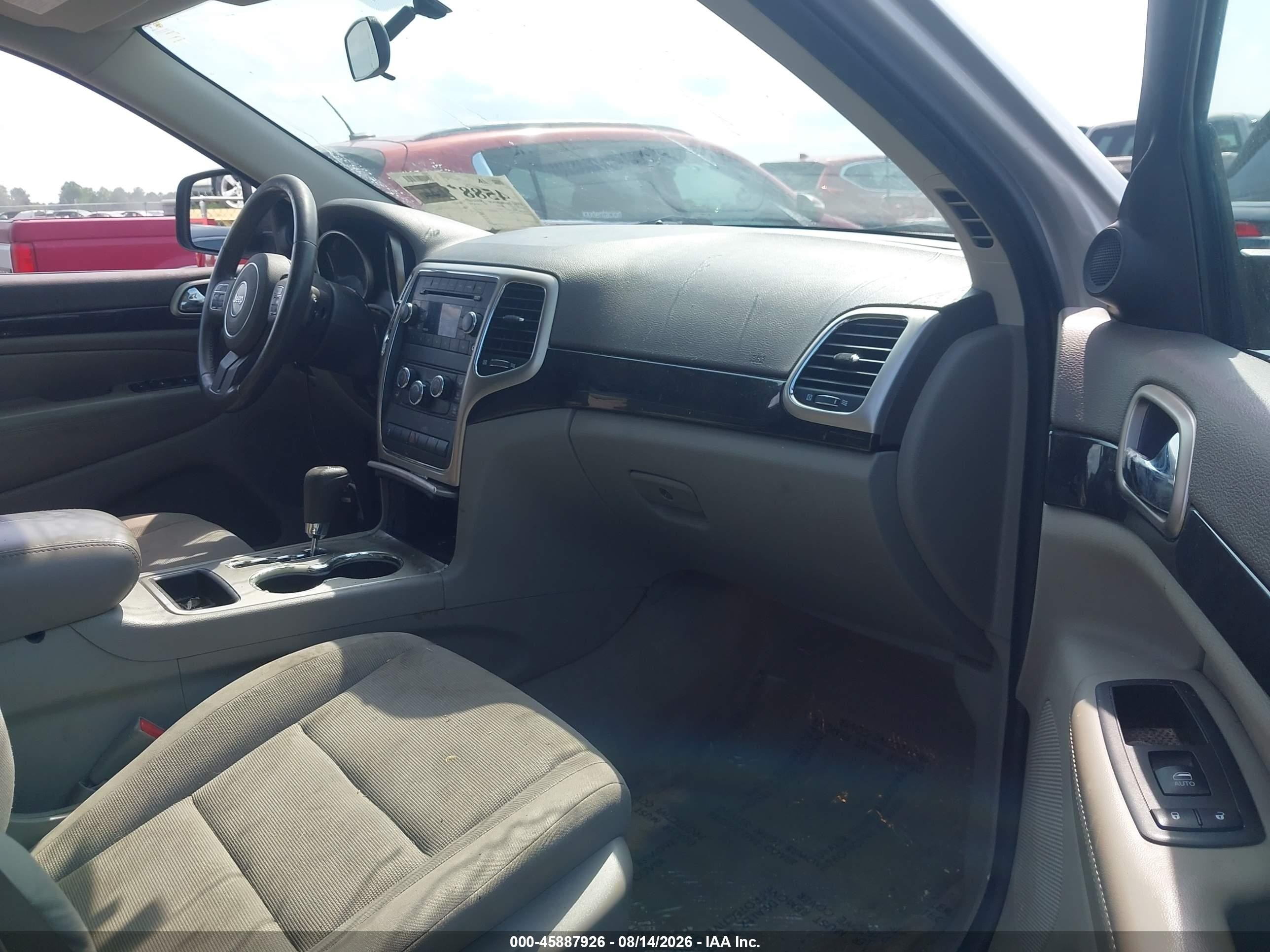 2012 Jeep Grand Cherokee Laredo Silver vin: 1C4RJFAG4CC208243