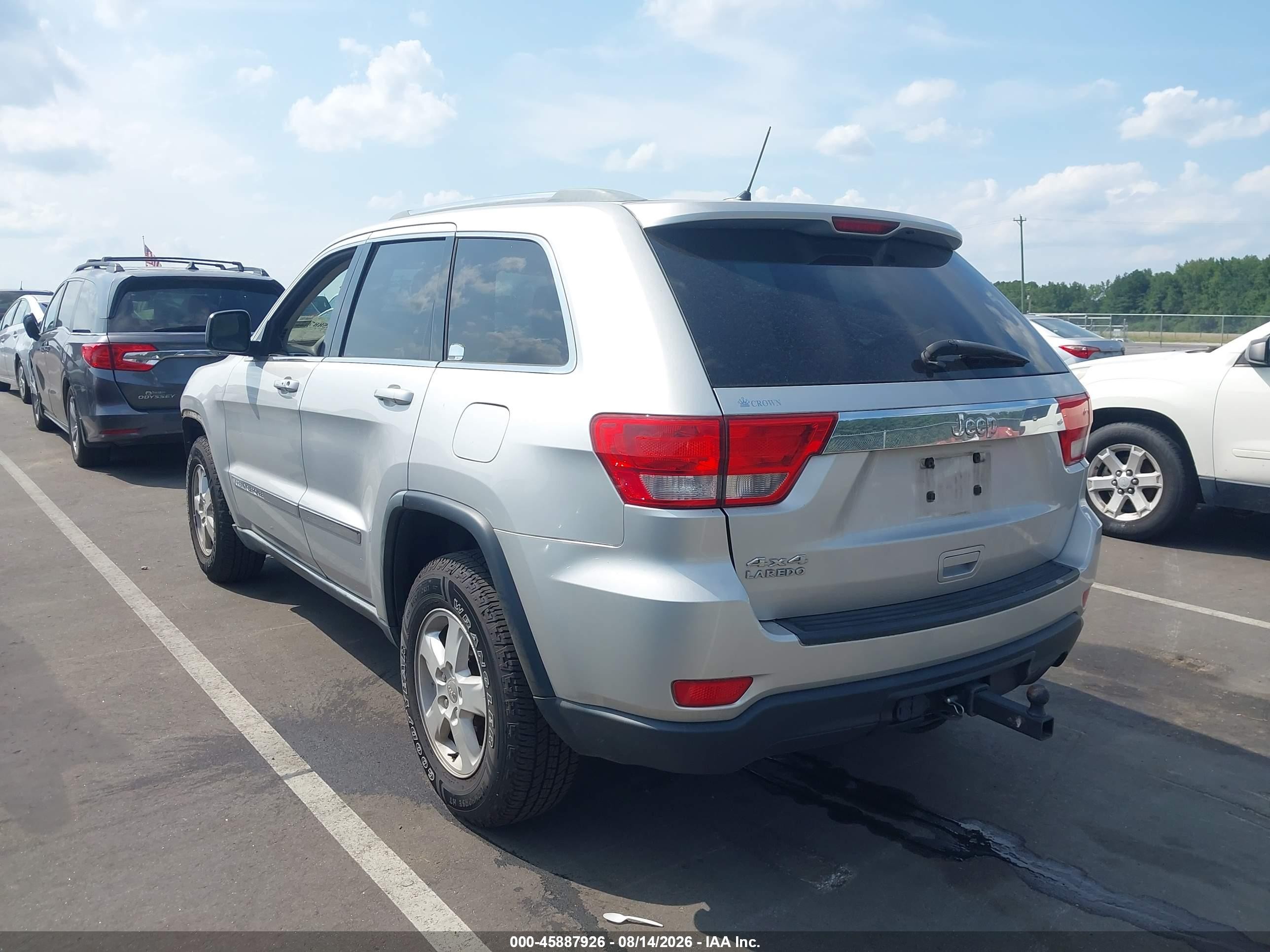 2012 Jeep Grand Cherokee Laredo Silver vin: 1C4RJFAG4CC208243