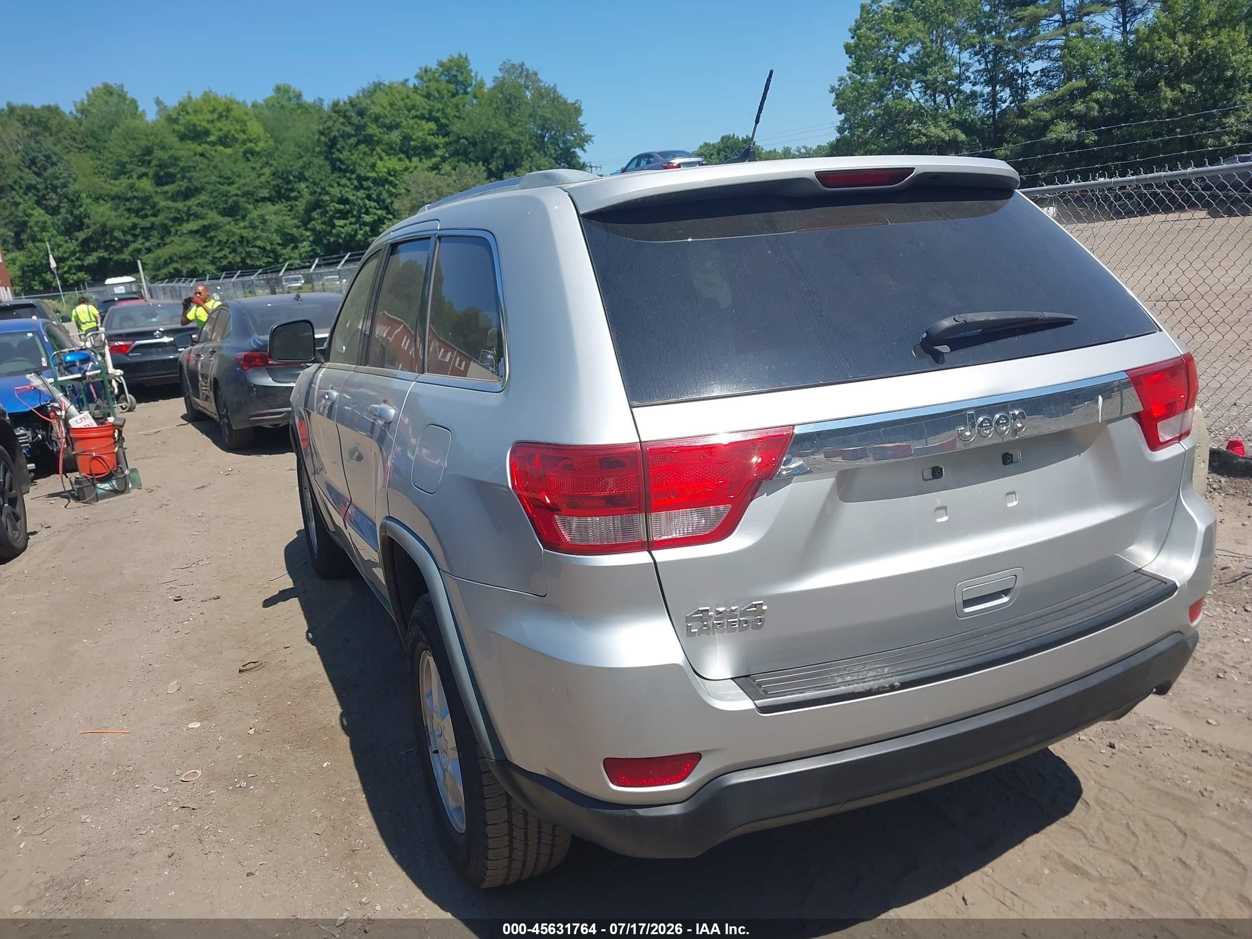 2012 Jeep Grand Cherokee Laredo Silver vin: 1C4RJFAG4CC222403