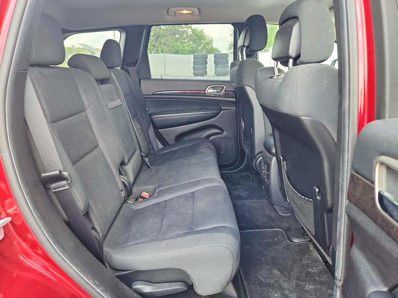 2012 Jeep Grand Cherokee Laredo Red vin: 1C4RJFAG4CC304342