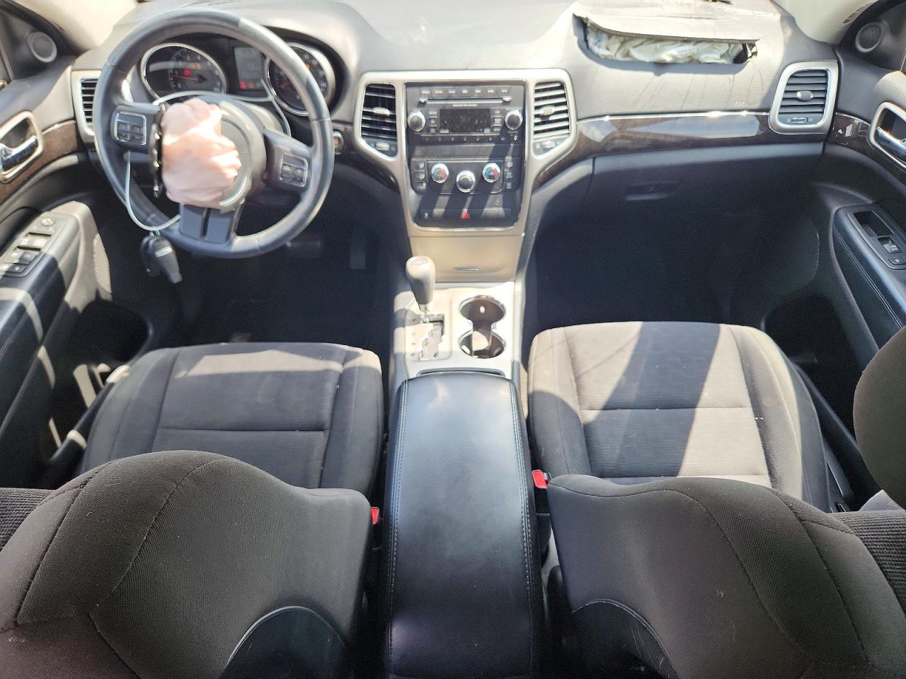 2012 Jeep Grand Cherokee Laredo Red vin: 1C4RJFAG4CC304342
