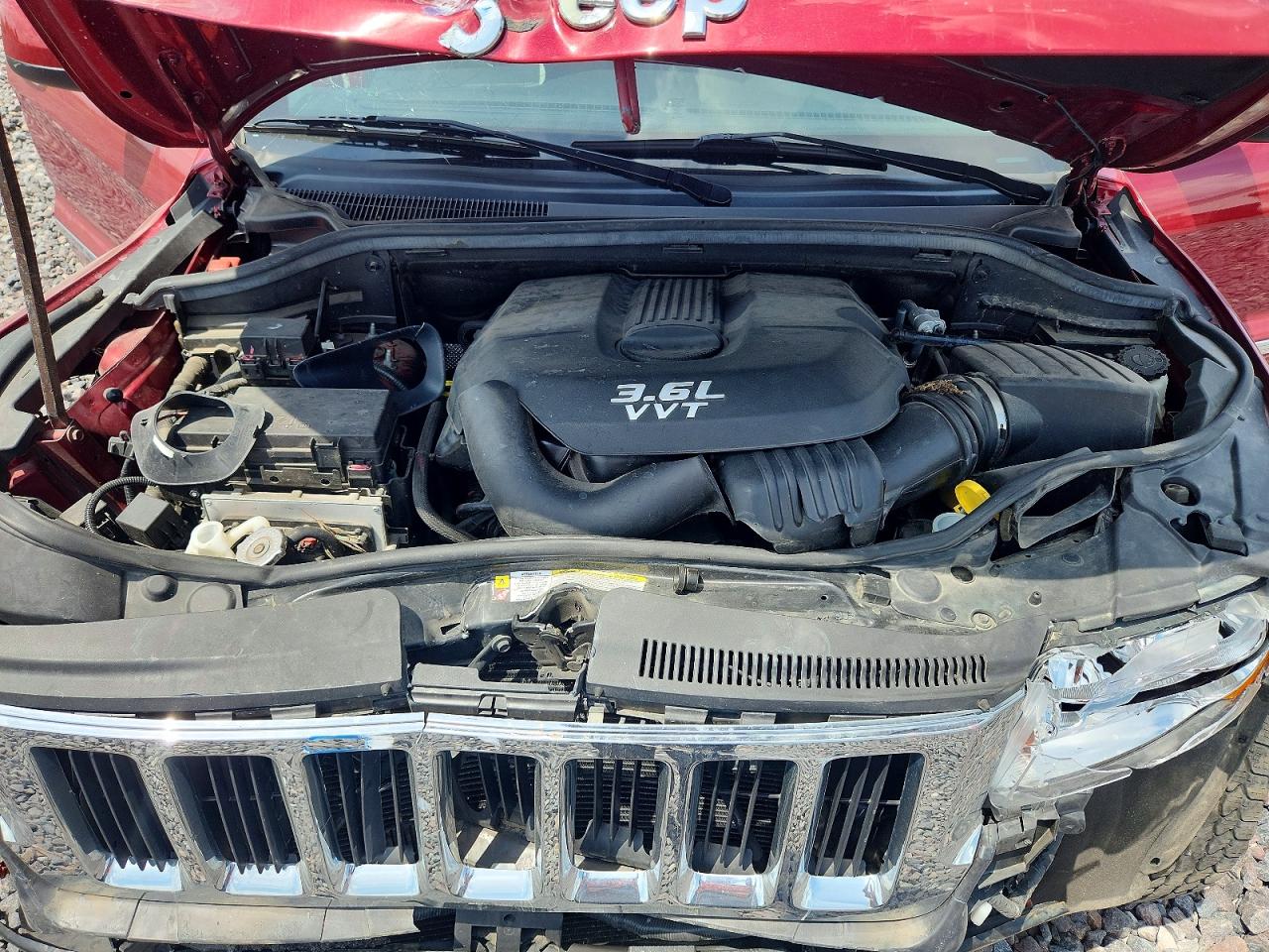 2012 Jeep Grand Cherokee Laredo Red vin: 1C4RJFAG4CC304342